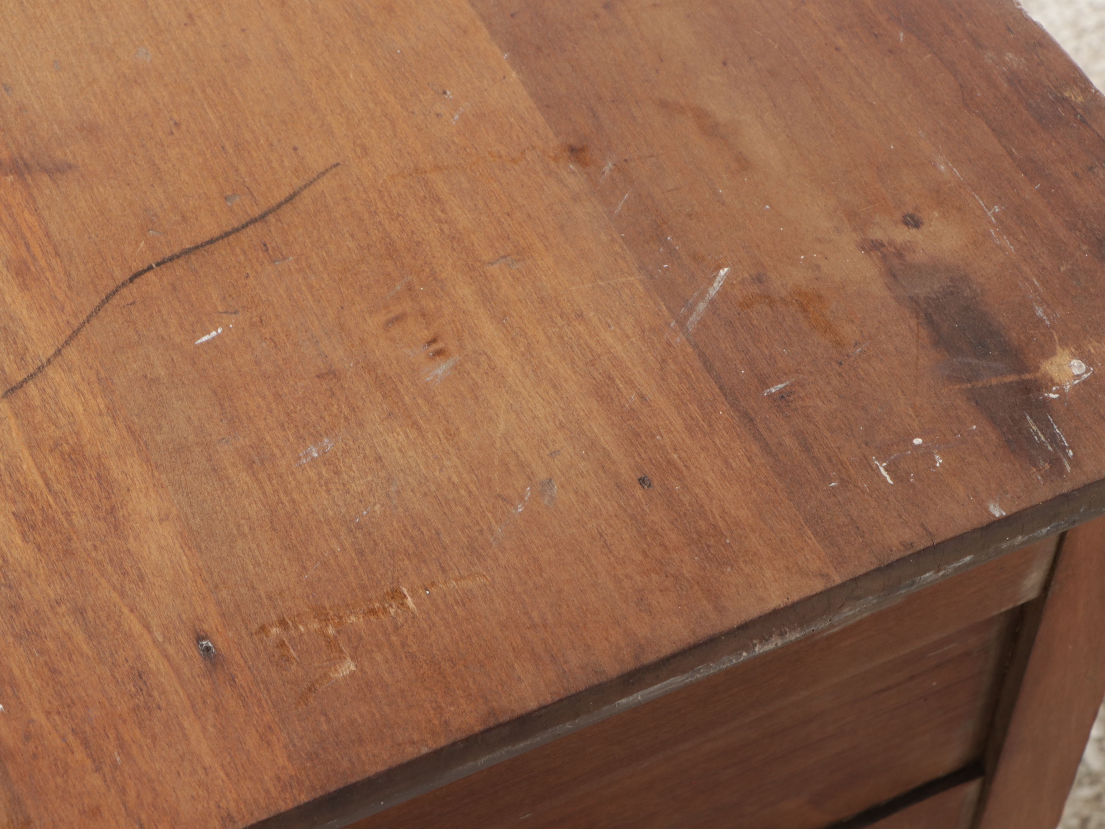 Traditional Style Mahogany Three-Drawer Chest