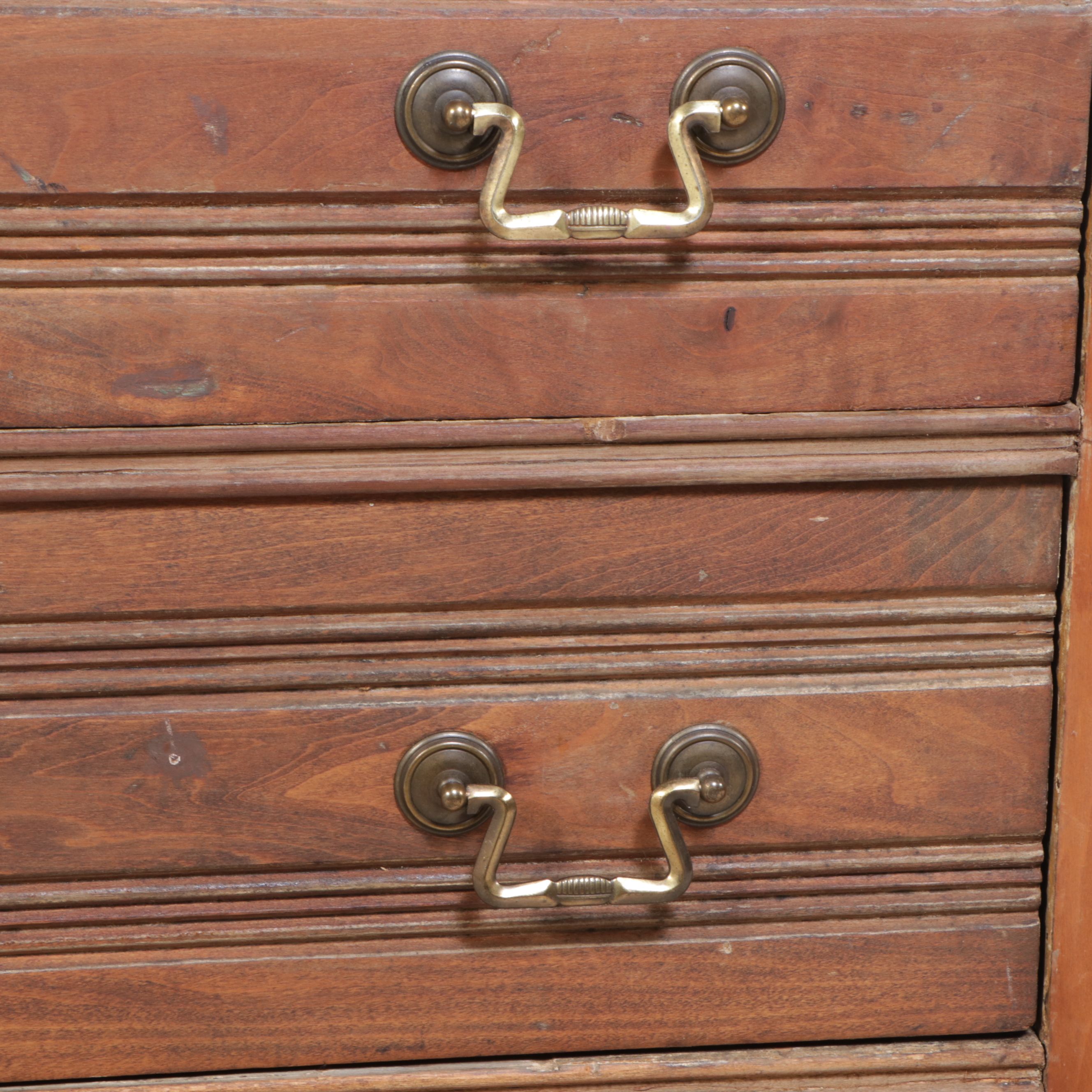 Traditional Style Mahogany Three-Drawer Chest