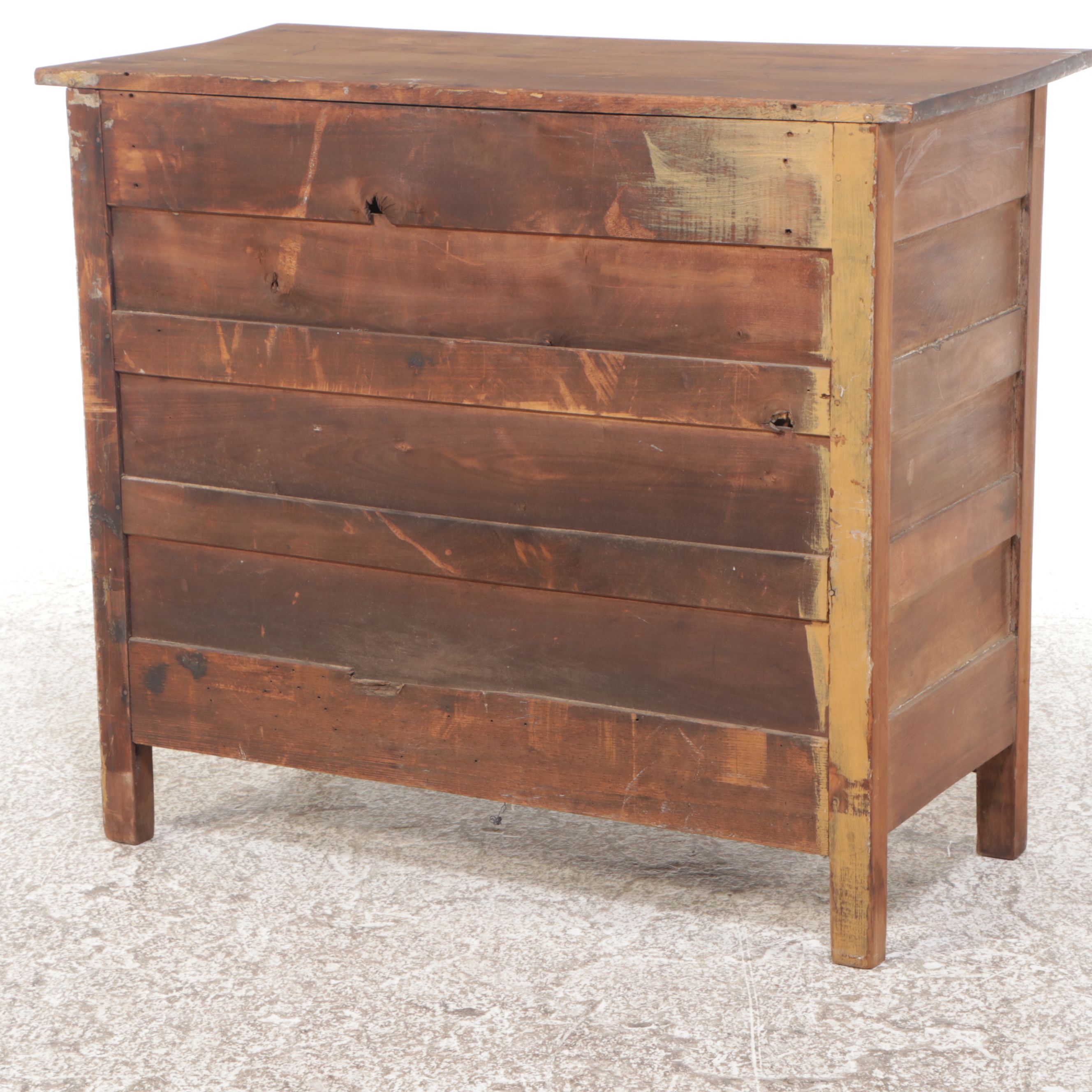 Traditional Style Mahogany Three-Drawer Chest