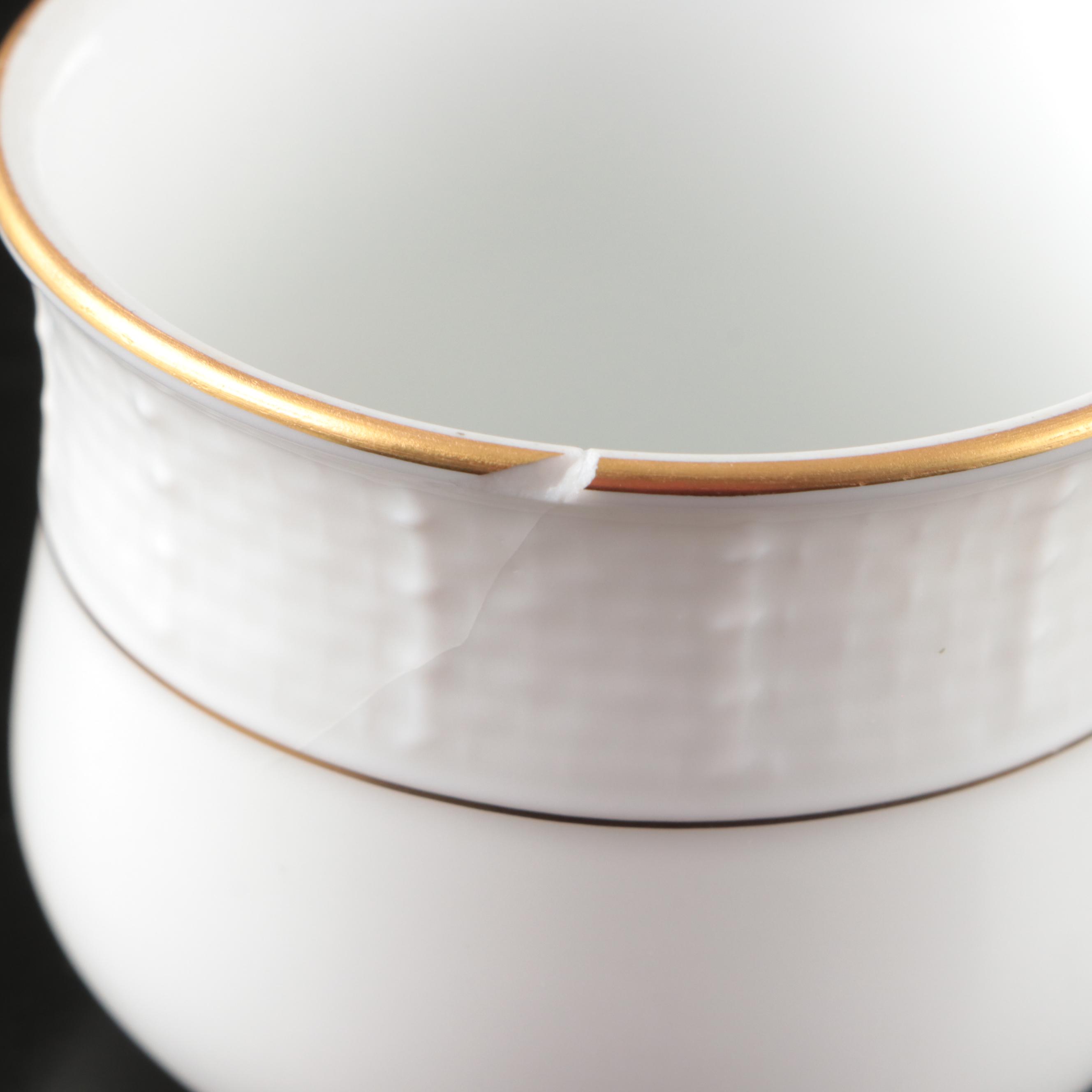 Herend Porcelain Golden Edge Pot de Crème with Berry