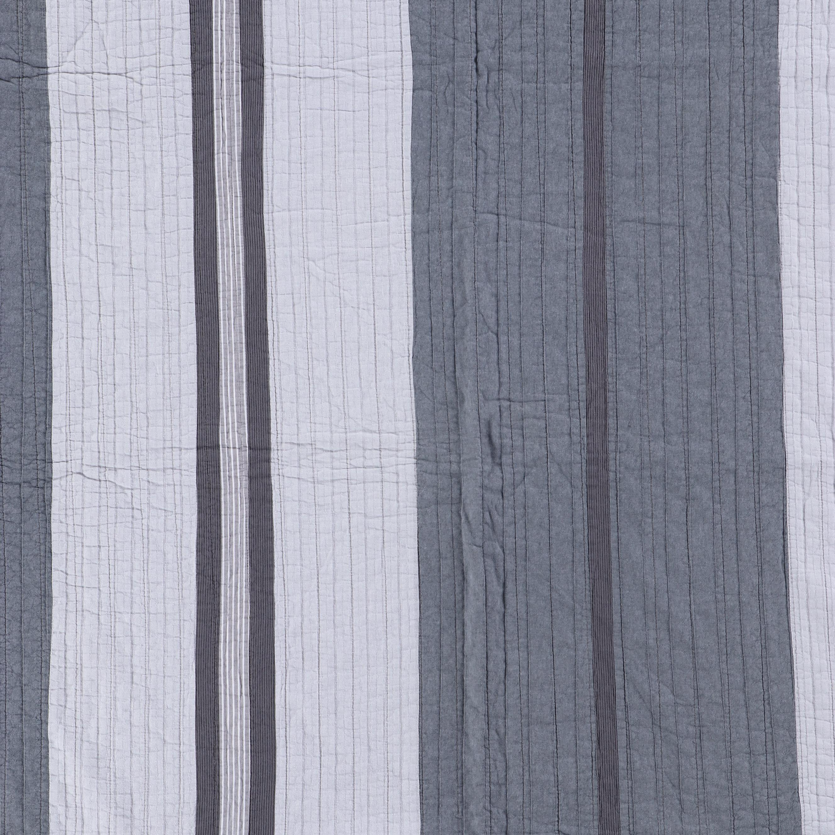 Nautica Cotton and Other Fabric Quilts and Bed Pillows