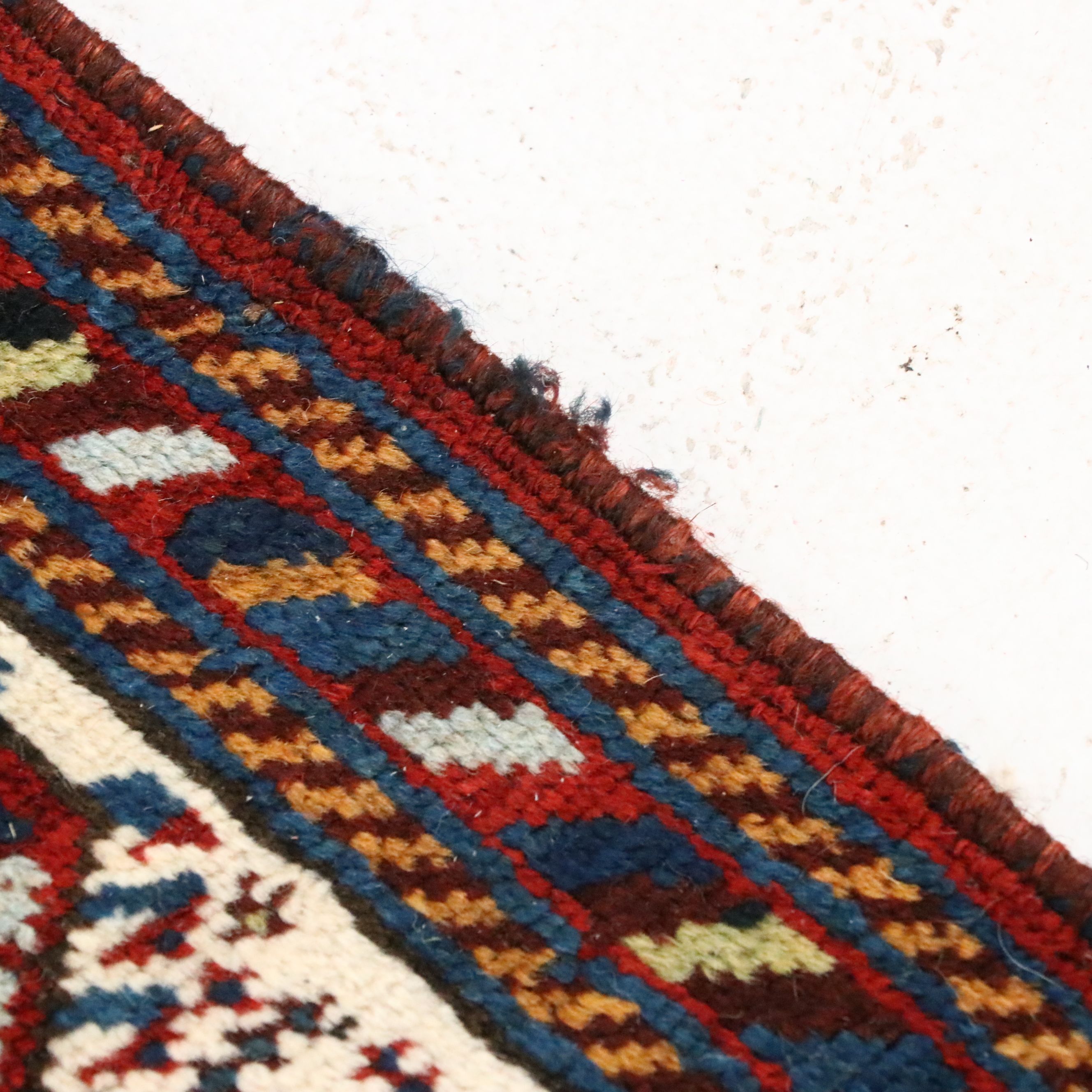 4'11 x 9'3 Hand-Knotted Persian QashqaI Area Rug