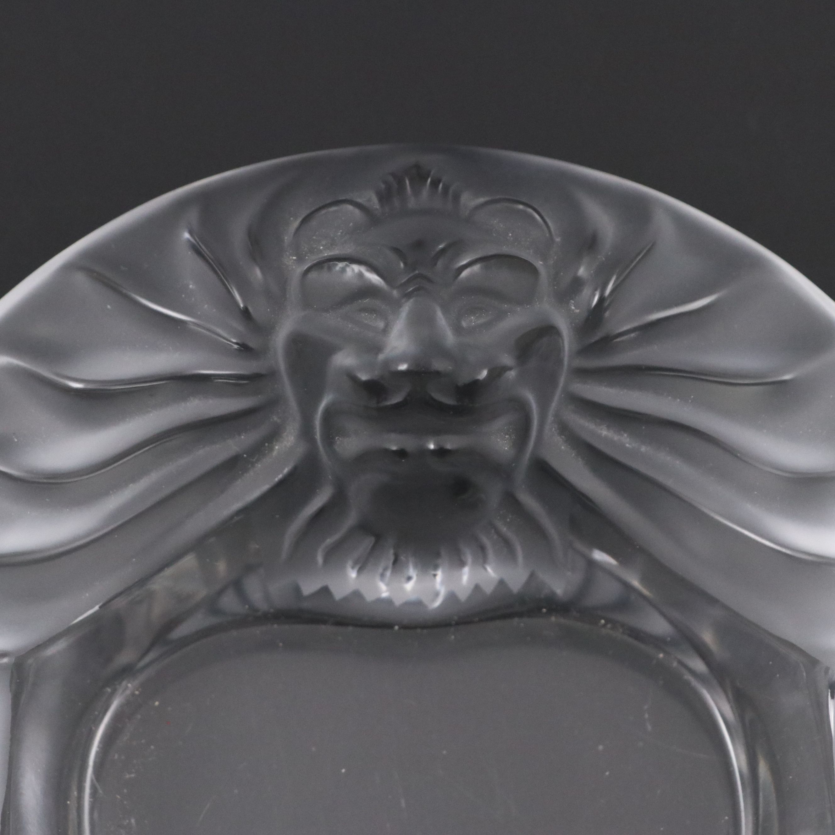 Lalique "Tête de Lion" Frosted and Clear Crystal Ashtray, Mid to Late 20th C.