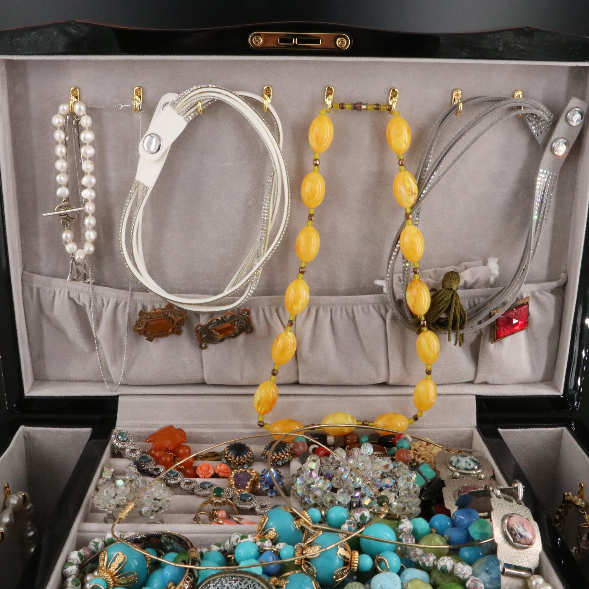 Uncommon Discoveries: Jewelry Collection