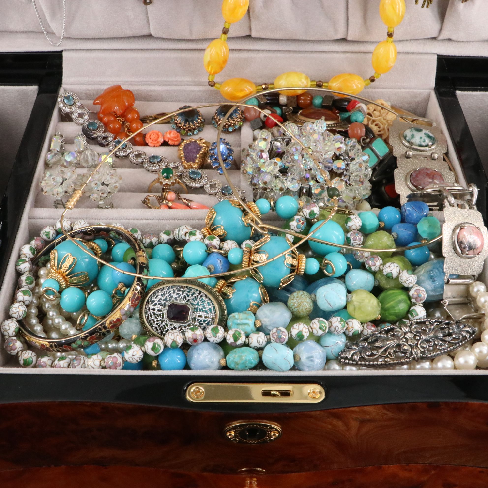 Uncommon Discoveries: Jewelry Collection