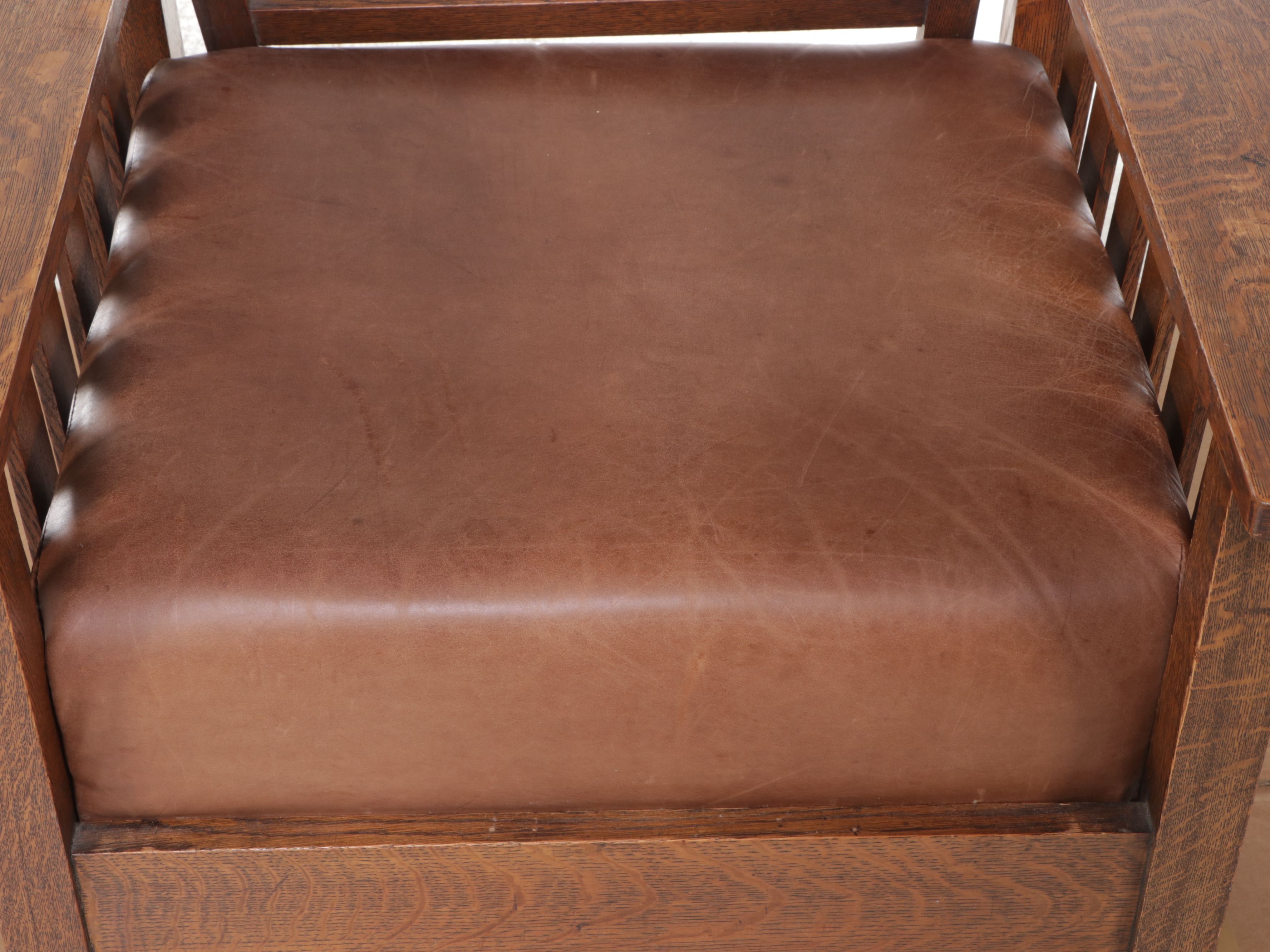 Arts & Crafts Style Leather Upholstered Oak Recliner, 20th Century