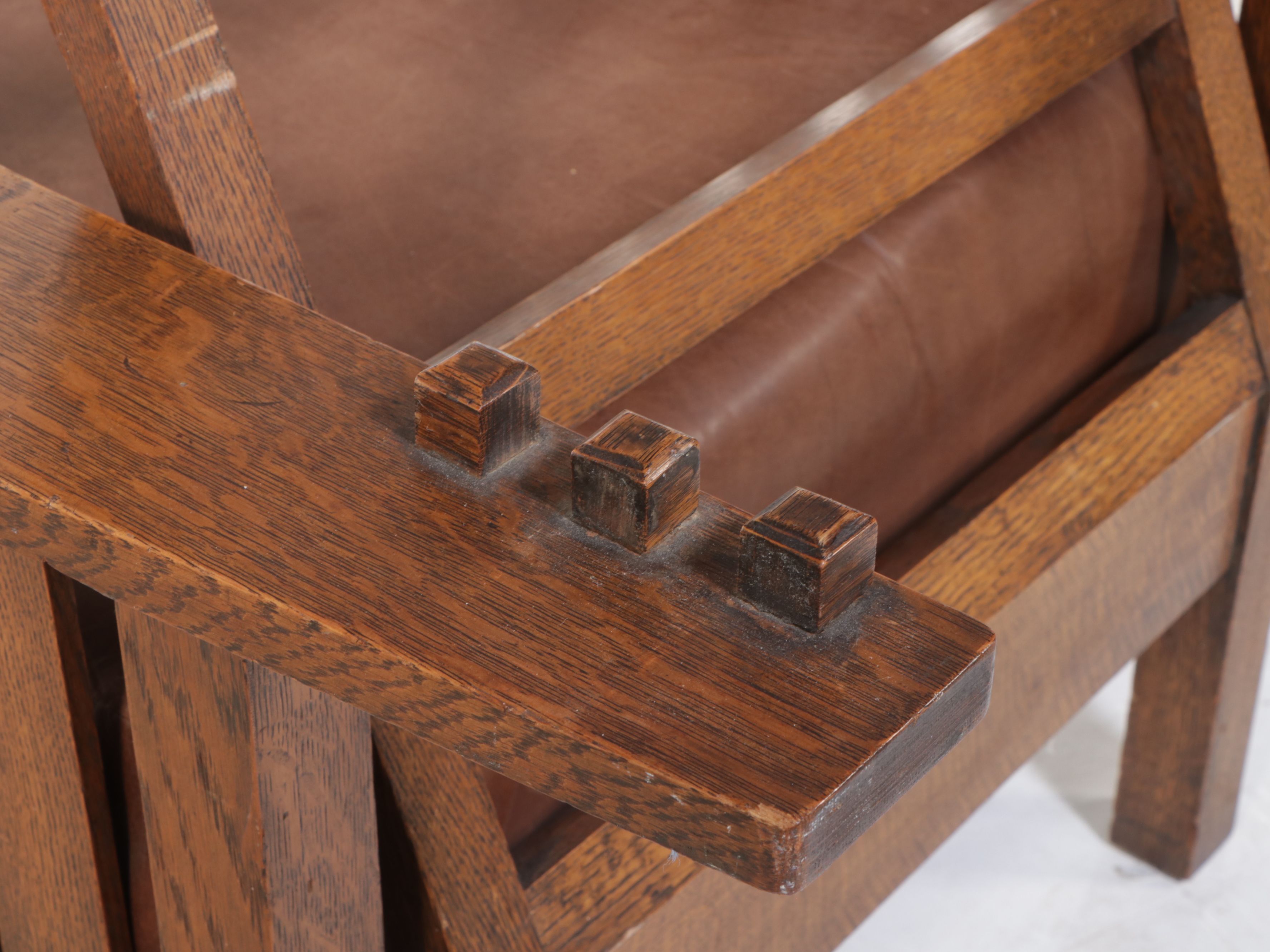 Arts & Crafts Style Leather Upholstered Oak Recliner, 20th Century