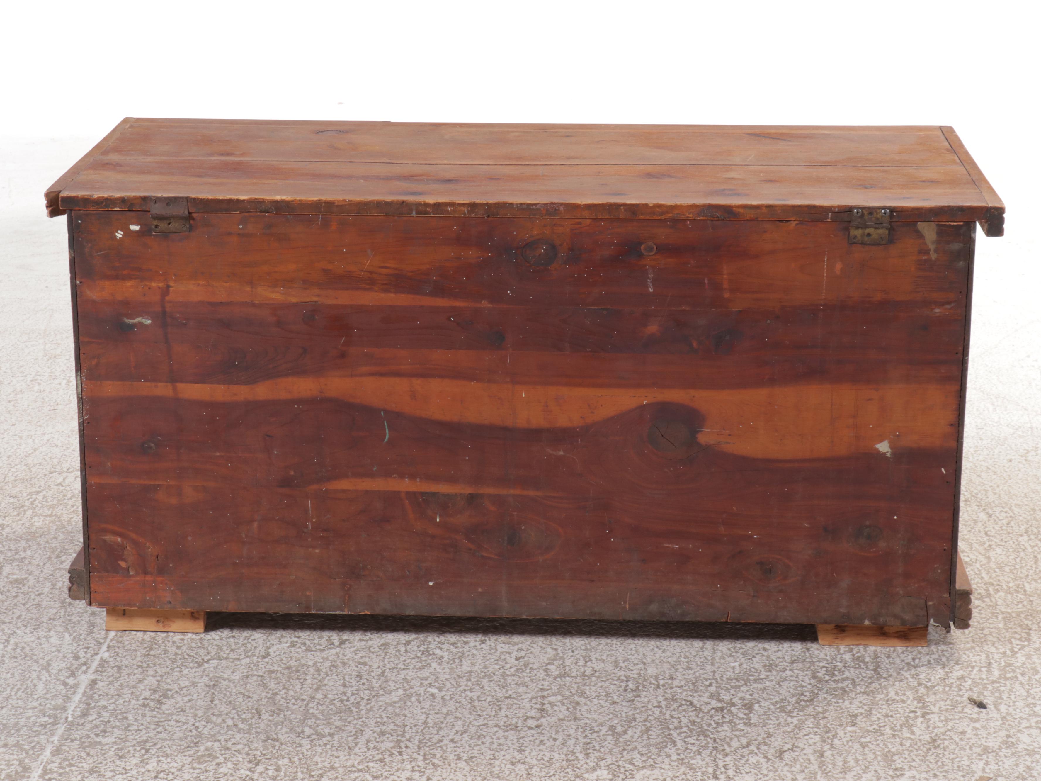 Colonial Style Cedar Chest, Early to Mid-20th Century