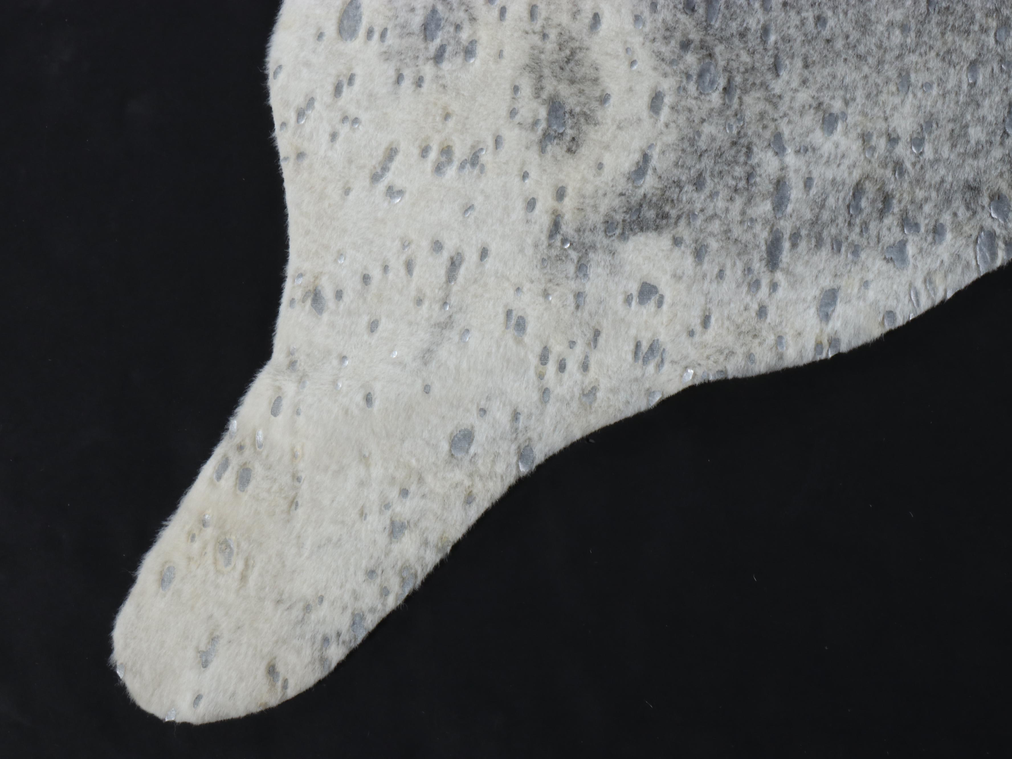 5 x 6'6 Faux Silver Cowhide Area Rugs