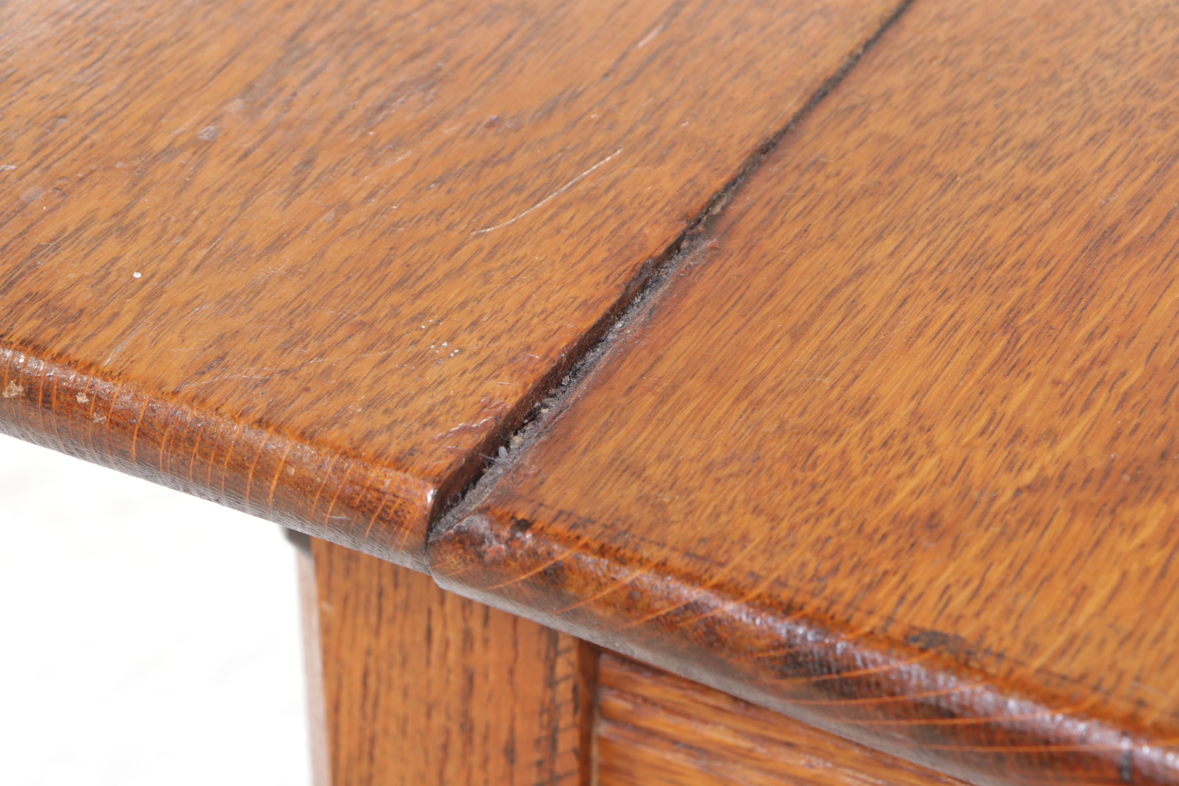 Traditional Style Five Piece Oak Dining Set