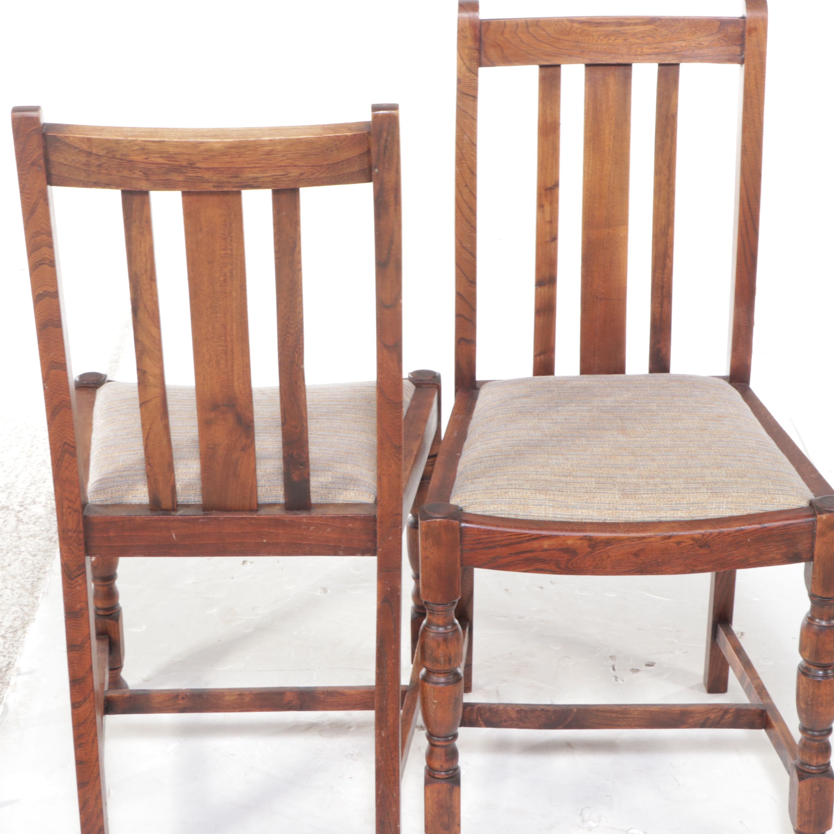 Traditional Style Five Piece Oak Dining Set