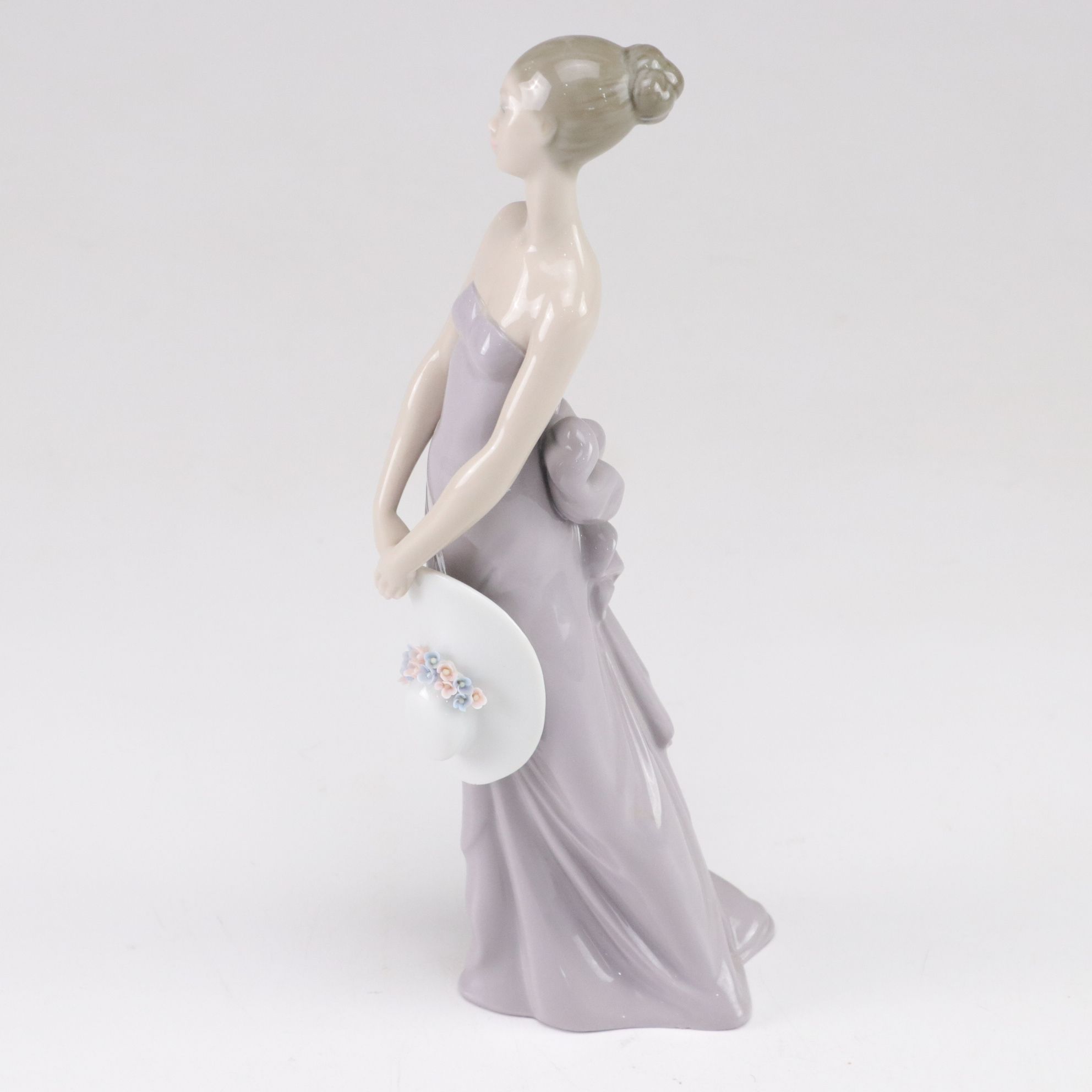 Lladró "Bridesmaid" Porcelain Figurine