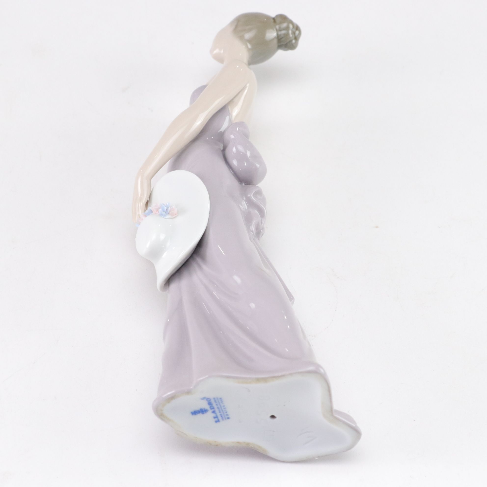 Lladró "Bridesmaid" Porcelain Figurine
