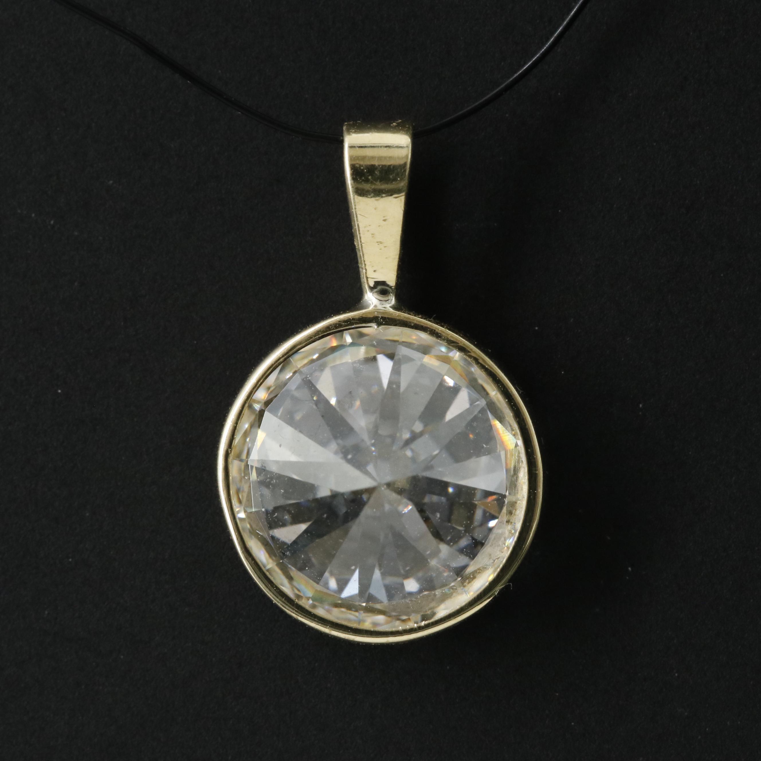 18K 2.52 CT Lab Grown Diamond Pendant with an IGI Report