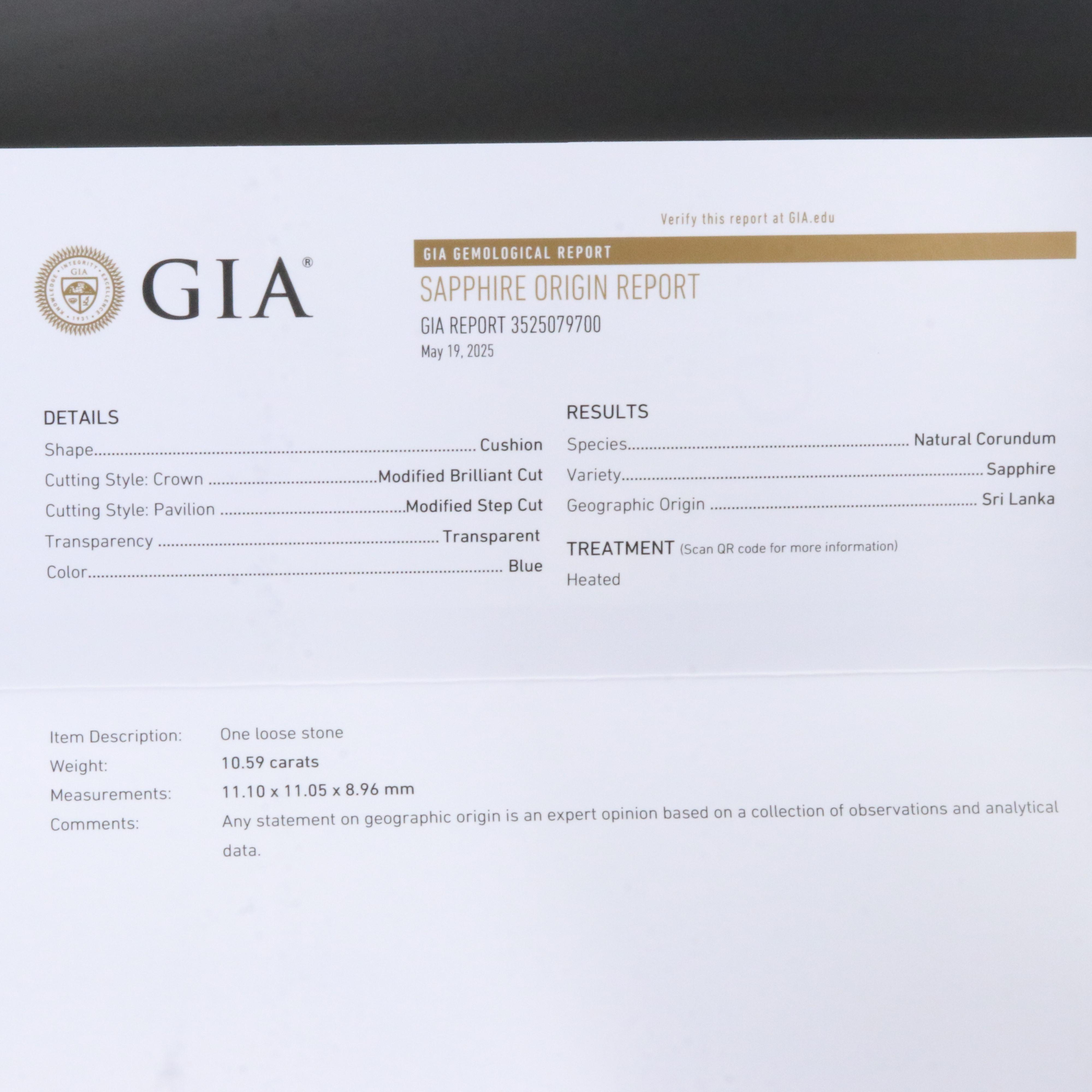 18K 10.59 CT Ceylon Sapphire and Diamond Ring with GIA Report