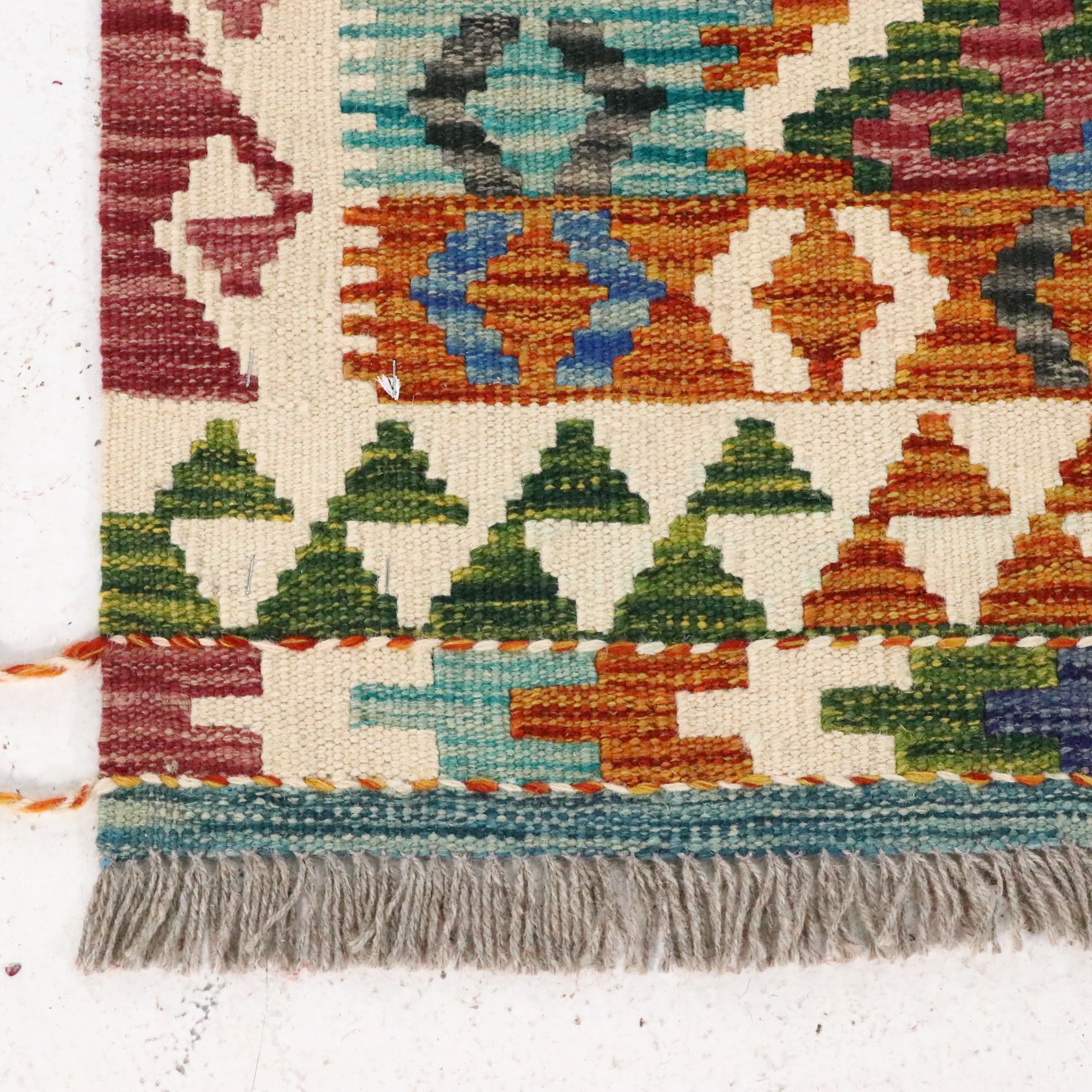 5'9 x 8'4 Handwoven Pakistani Kilim Area Rug