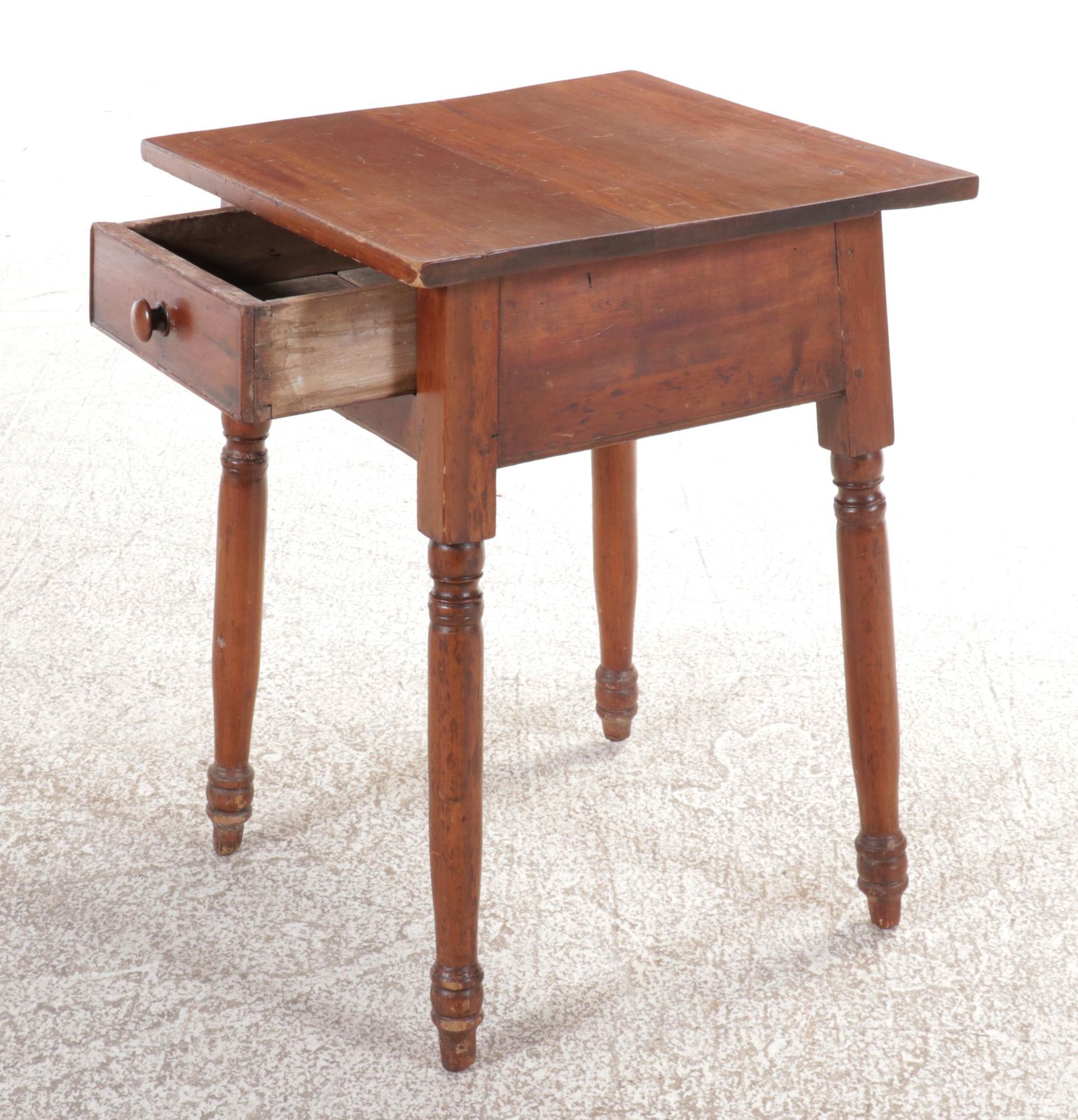 Early American Style Single-Drawer Side Table