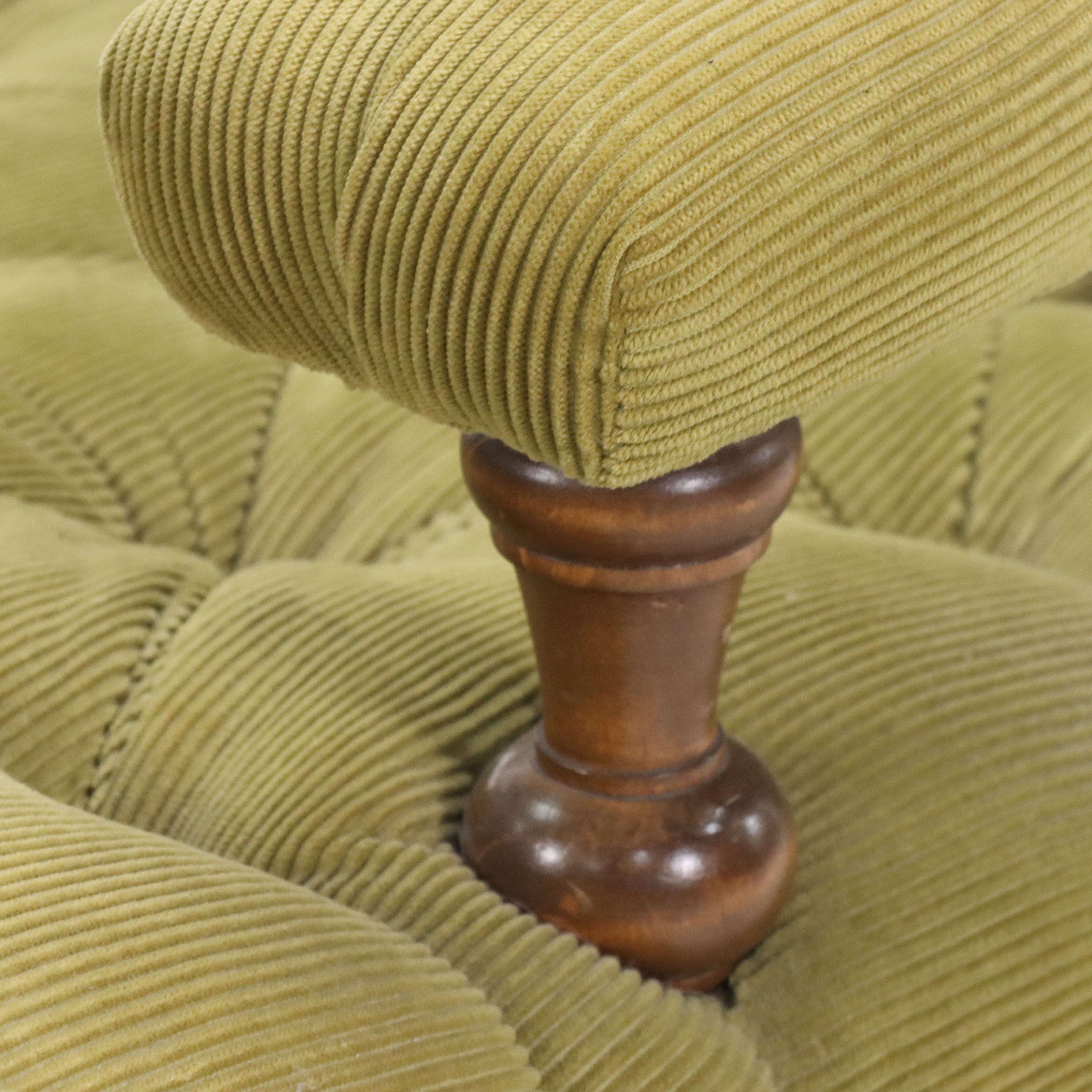Edwardian Beech Wood Chaise Lounge in Green Corduroy