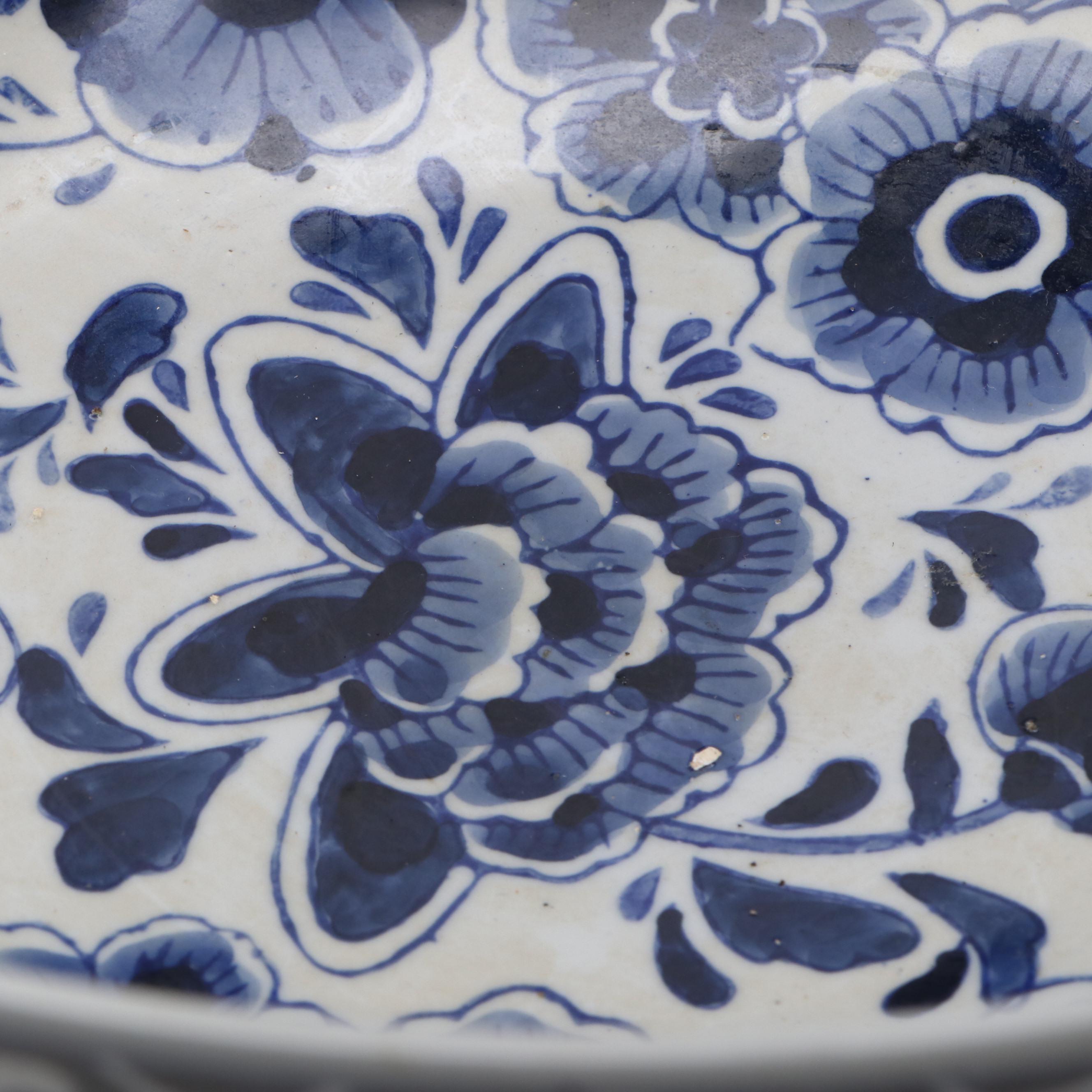 Chinese Porcelain Cobalt and White Bowl with Wood Base