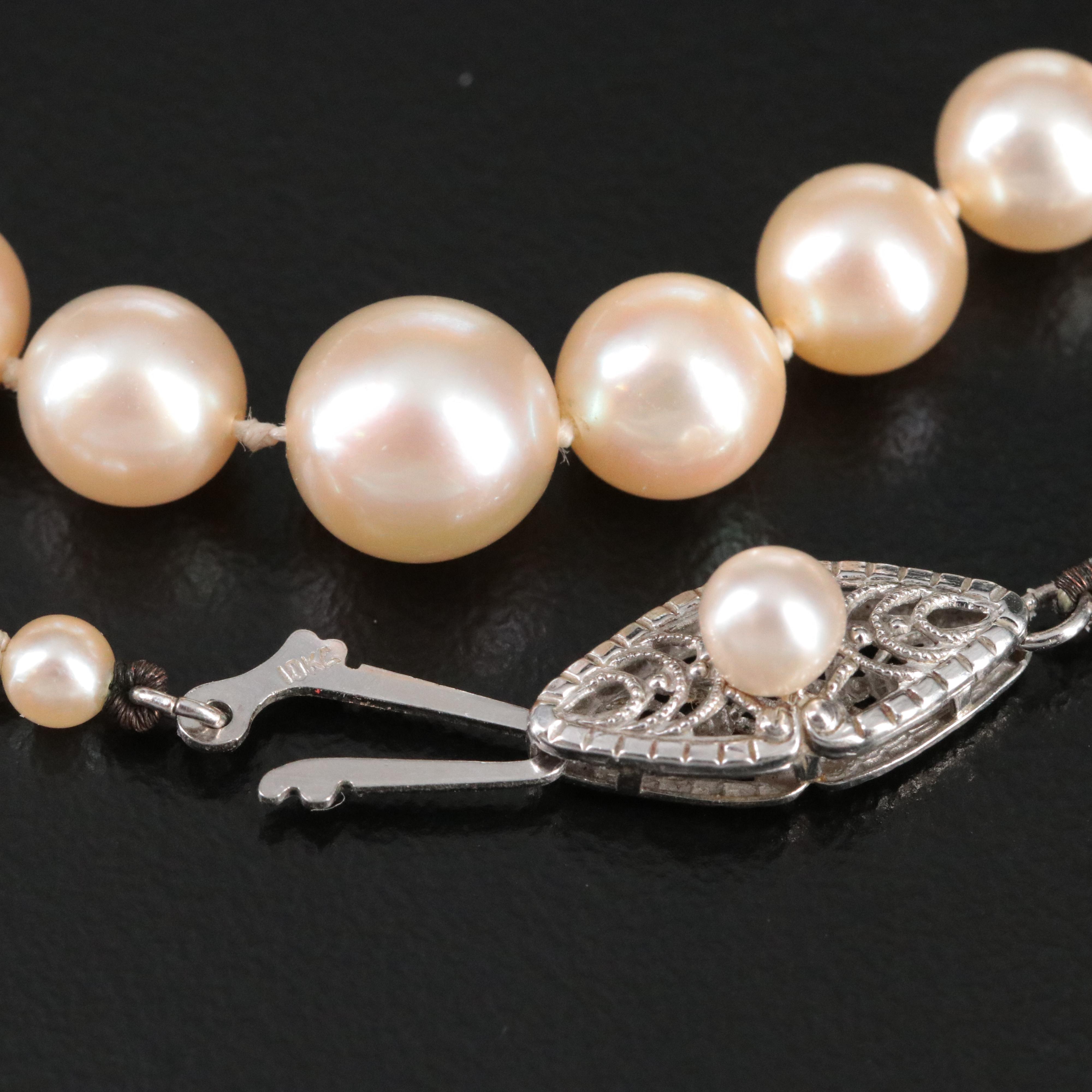 Graduated Pearl Necklace with 10K Clasp