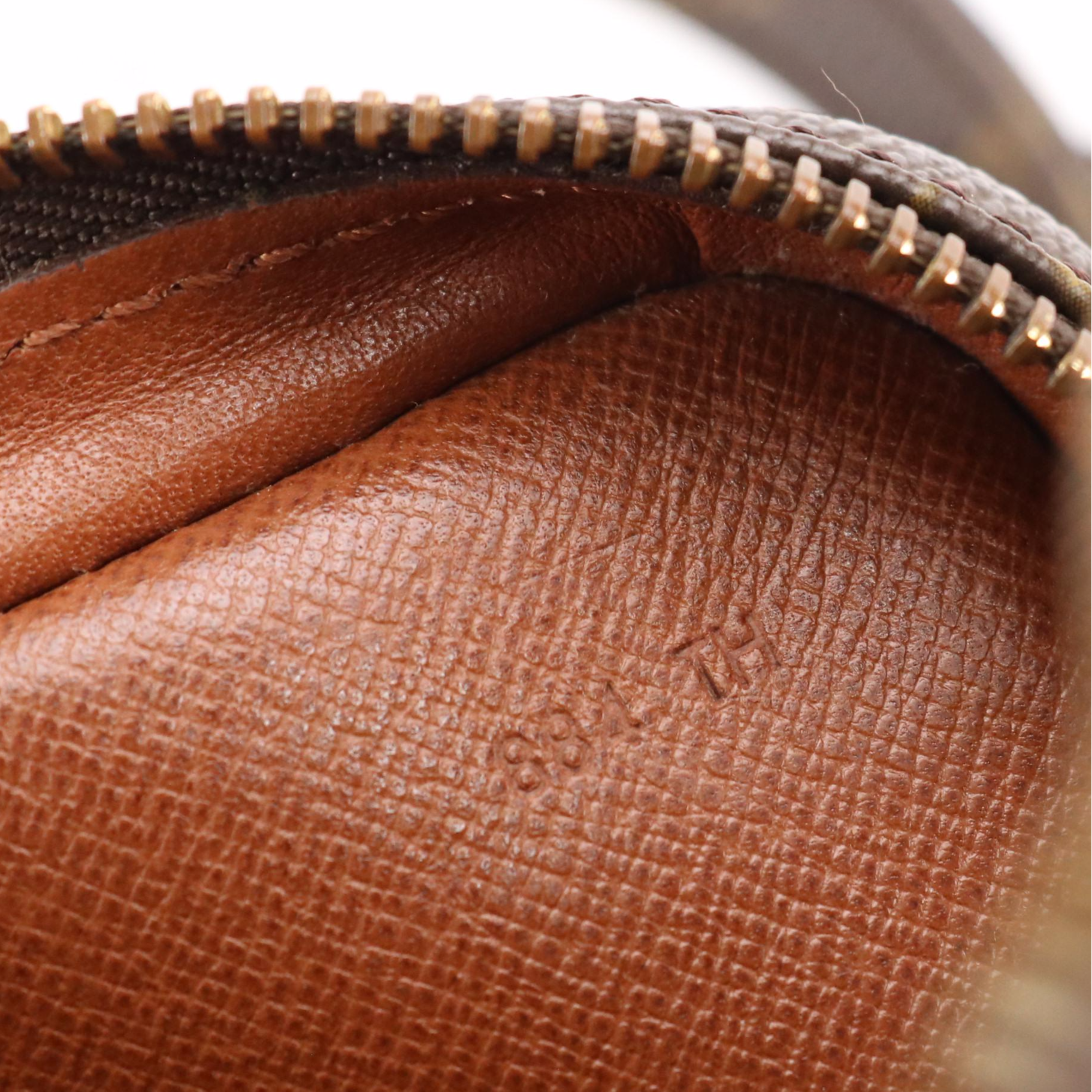 Louis Vuitton Pochette Marly Bandoulière in Monogram Canvas