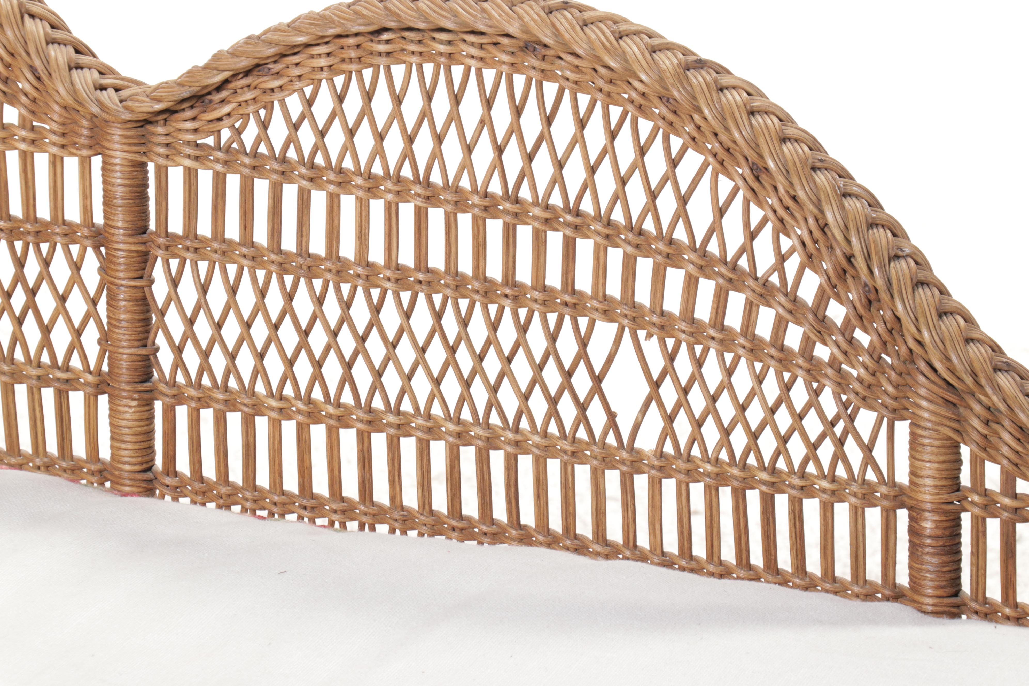 Victorian Natural Finish Wicker Chaise Lounge with Seat Cushion and Pillows