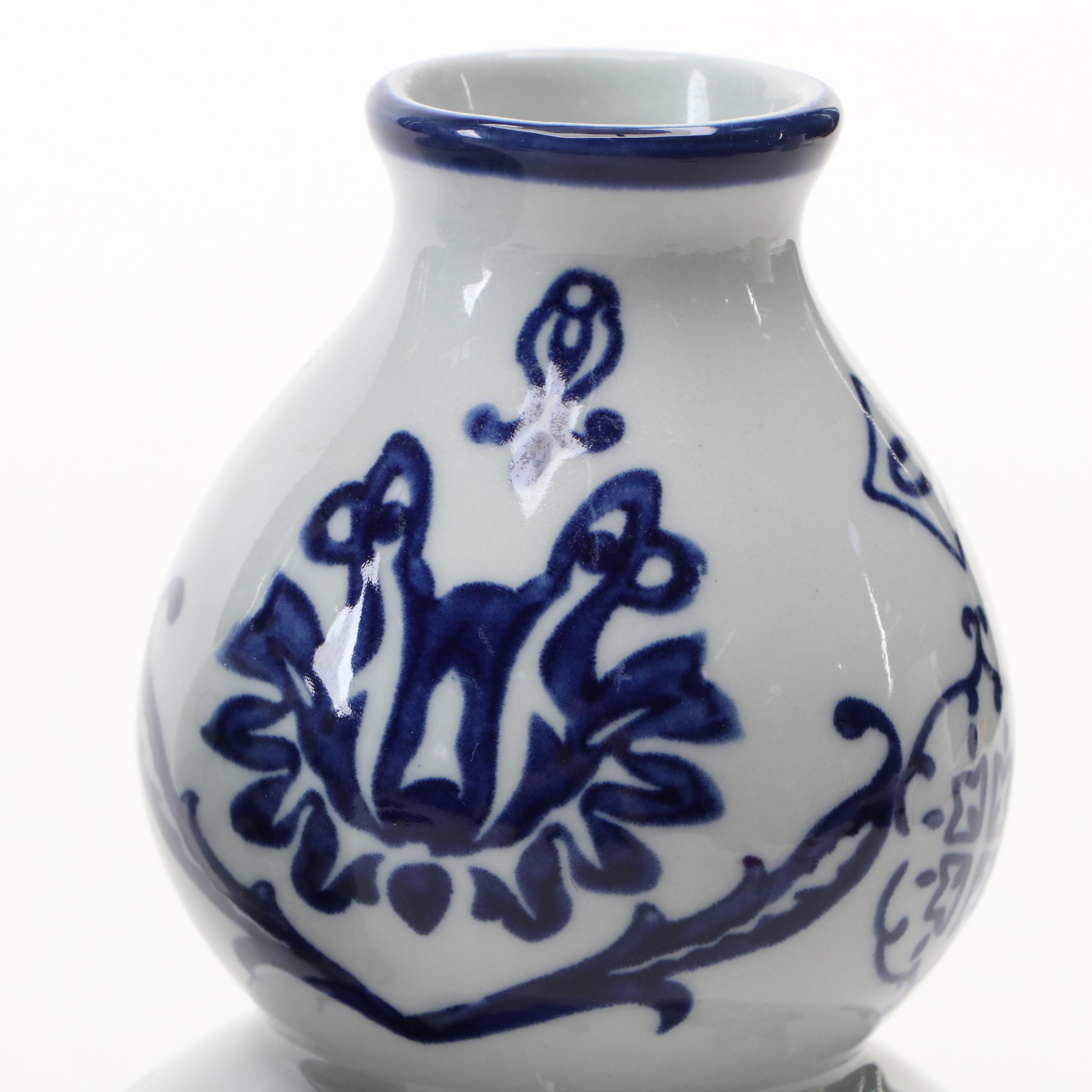 The Bombay Company Chinese Style Blue and White Porcelain Vases