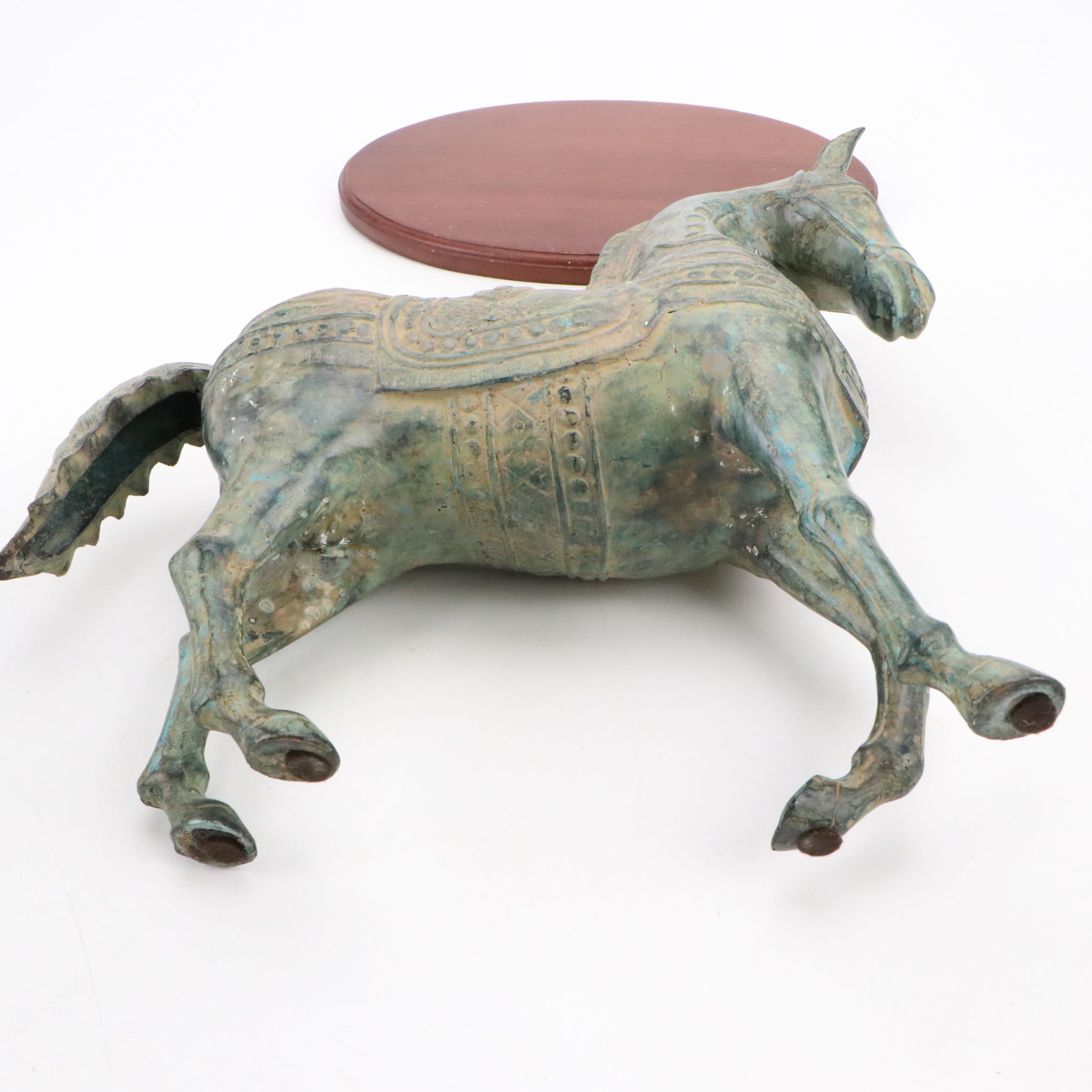 Verdigris Metal Horse with Ceramic Candle Holders