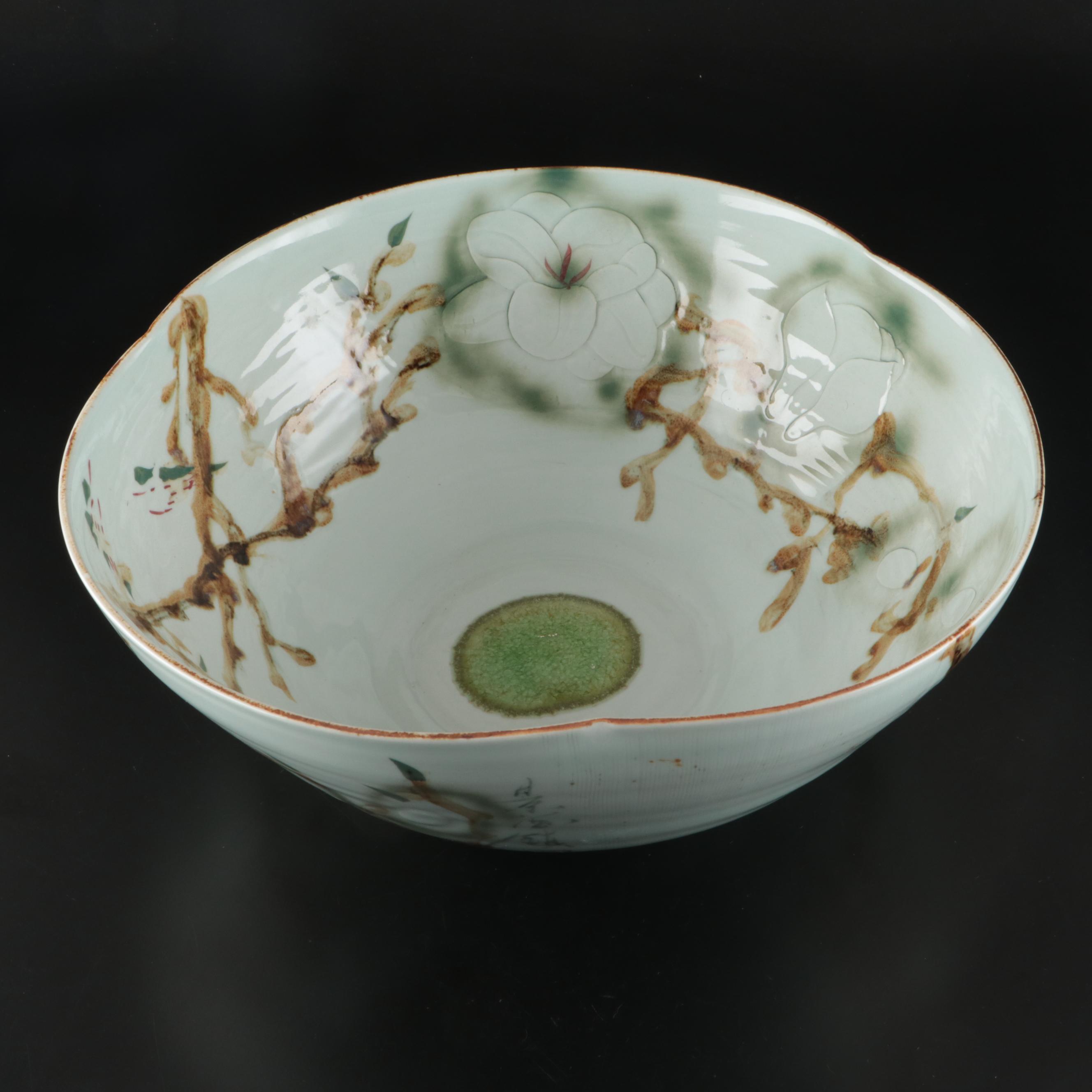 Chinese Floral Ceramic Centerpiece Bowl
