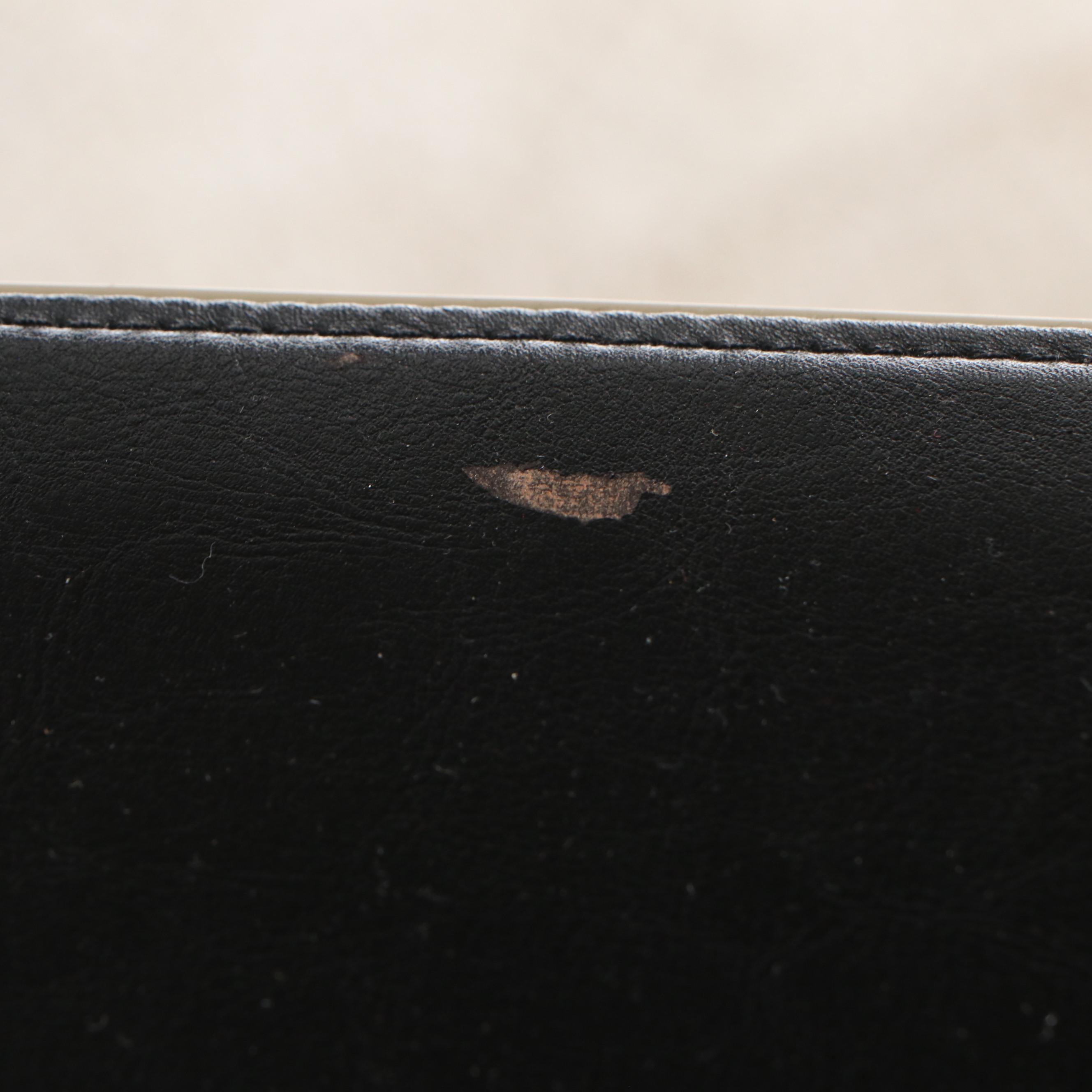 Master Folding Massage Table