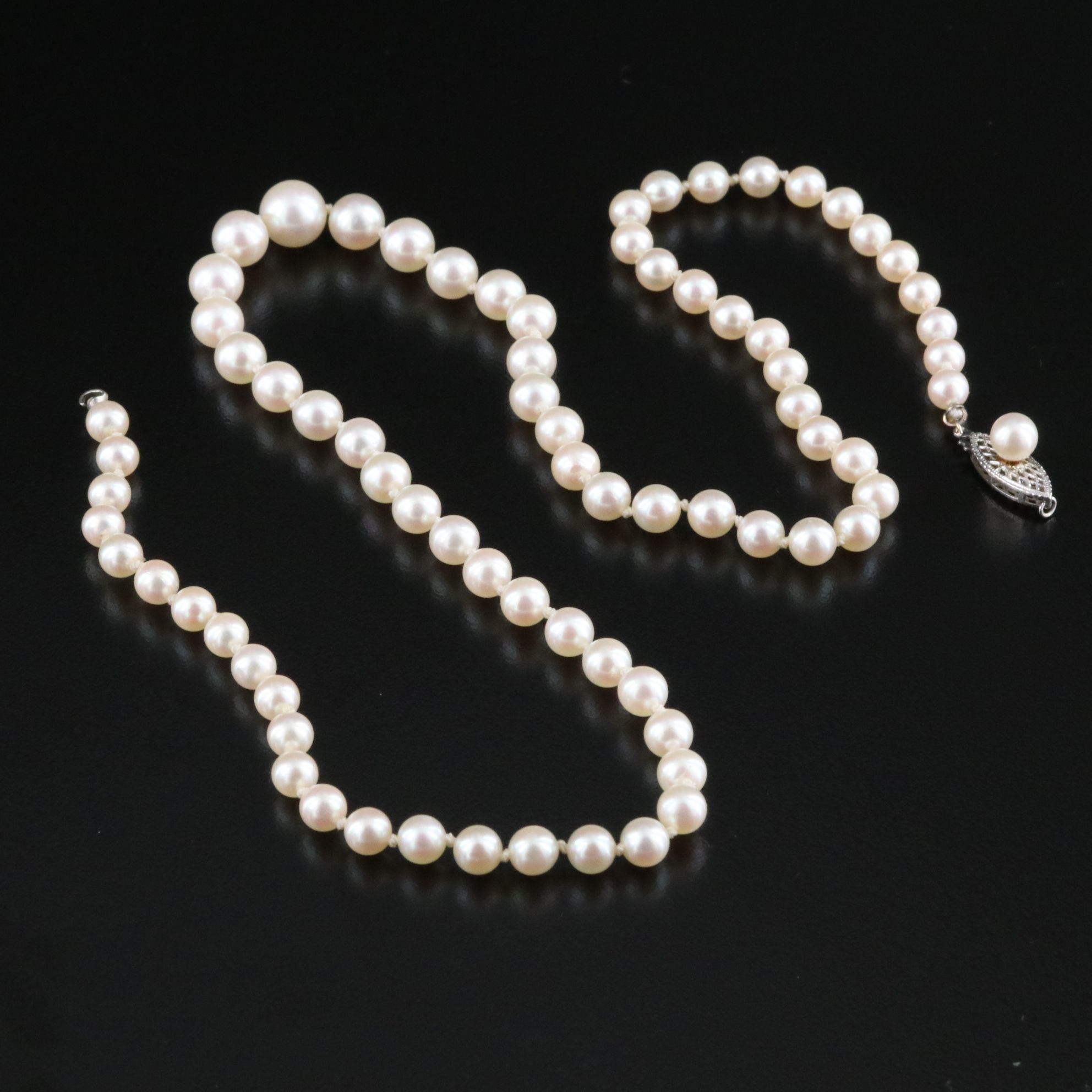 Graduated Pearl Necklace with 10K Clasp