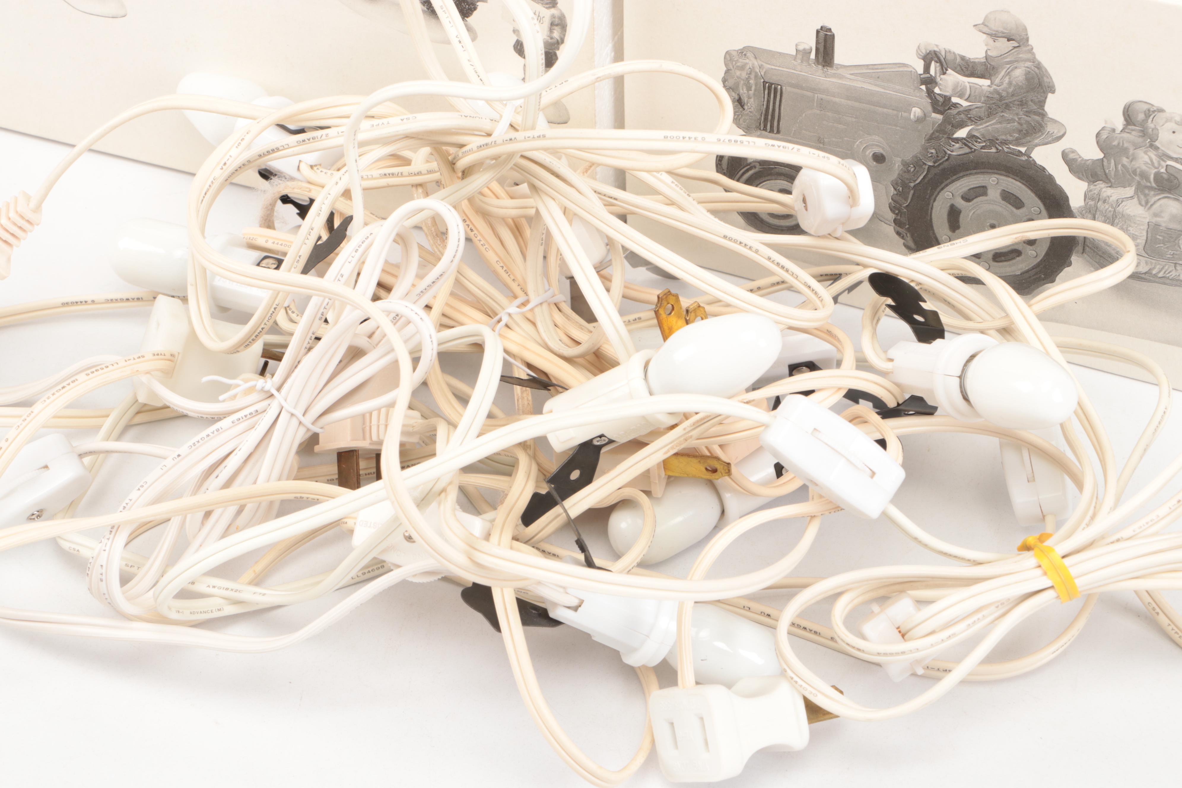 Dept. 56 "Caroling At The Farm" Snow Village Scene with Other Christmas Figures