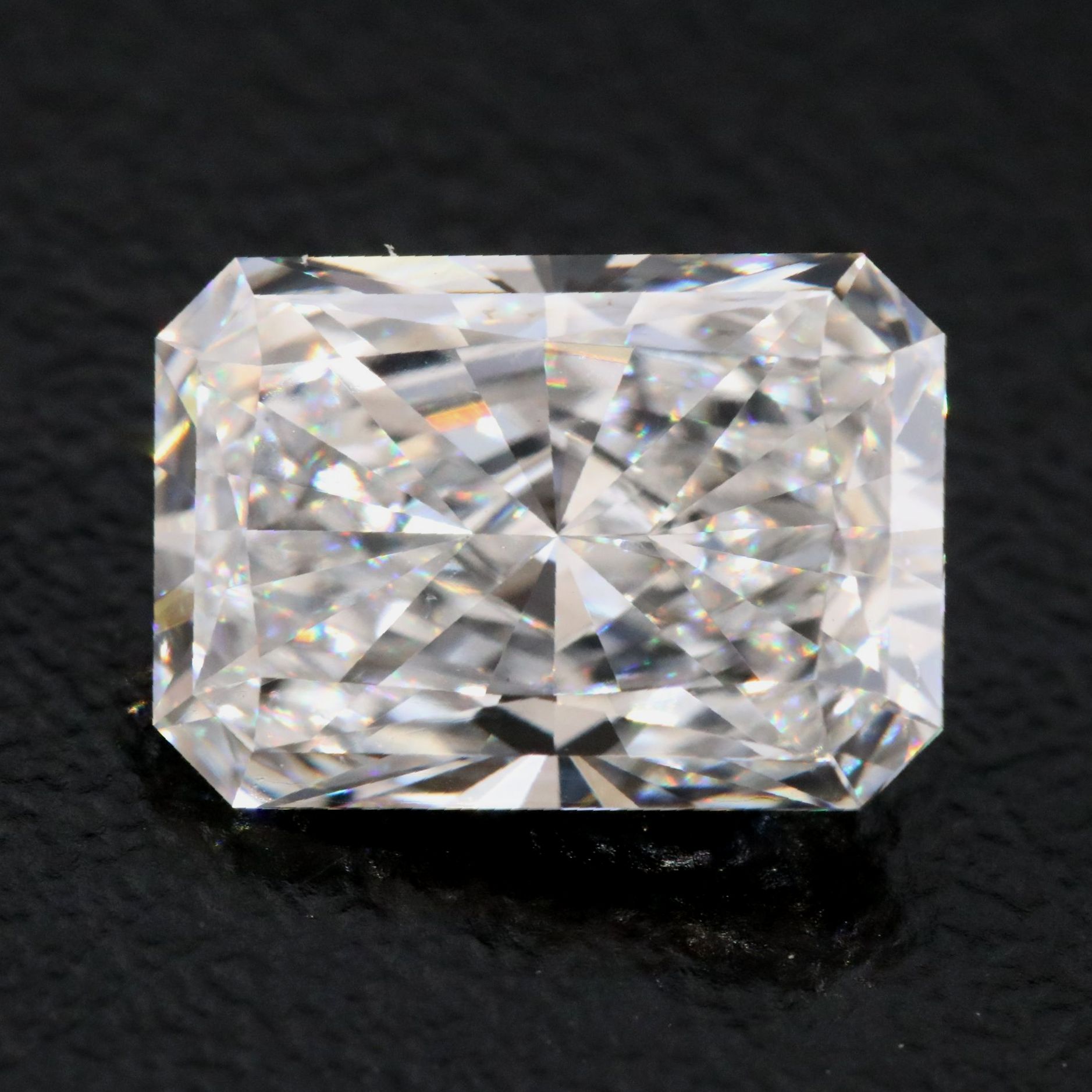 Loose 3.09 CT Lab Grown Diamond with IGI Report