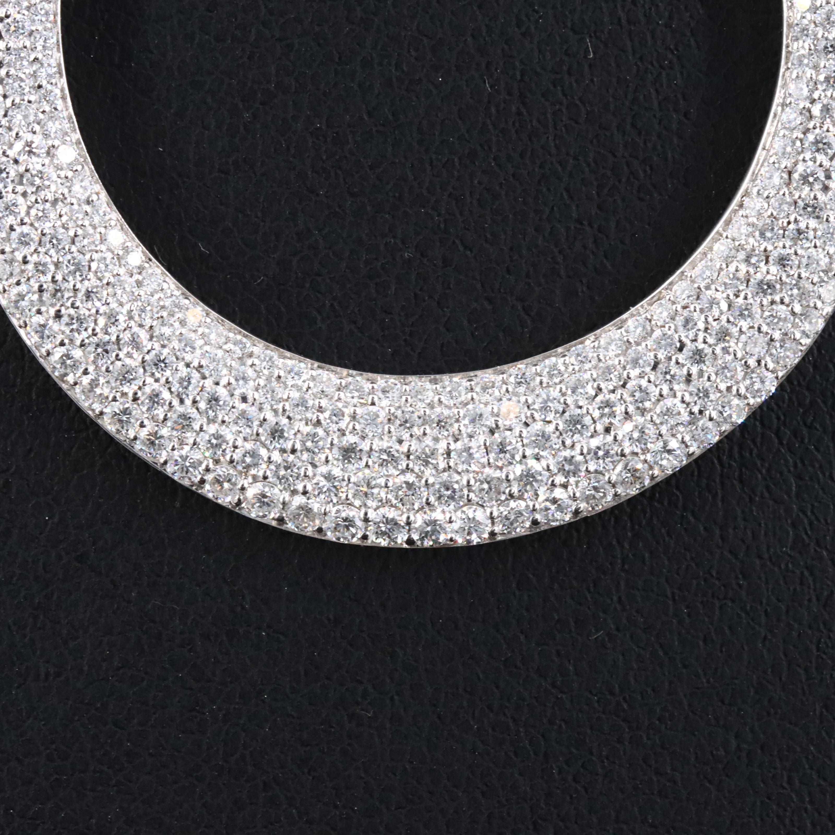 Roberto Coin Scalare 18K 2.00 CTW Diamond Pavé Large Circle Necklace