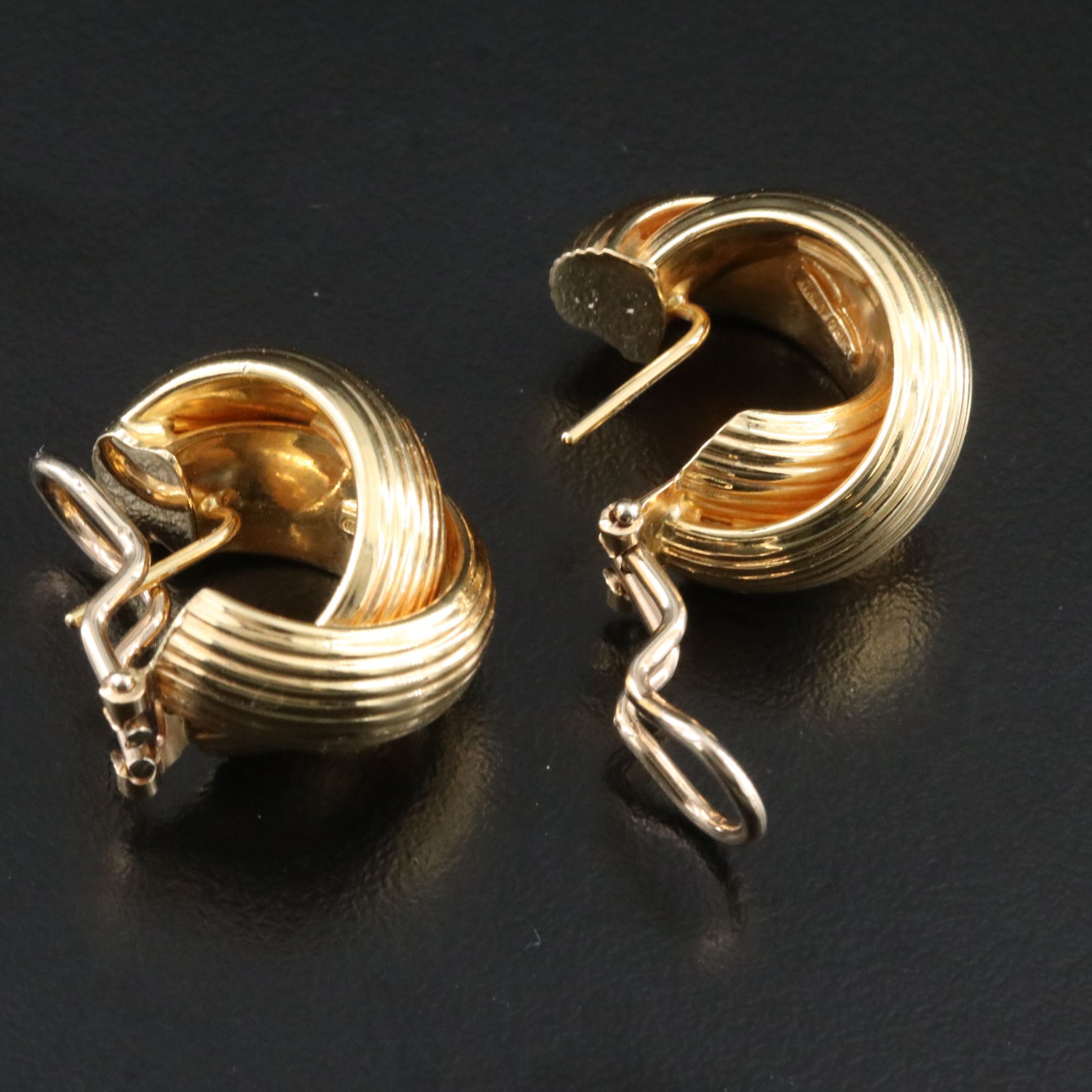 Roberto Coin 18K Fluted Crossover Hoop Earrings