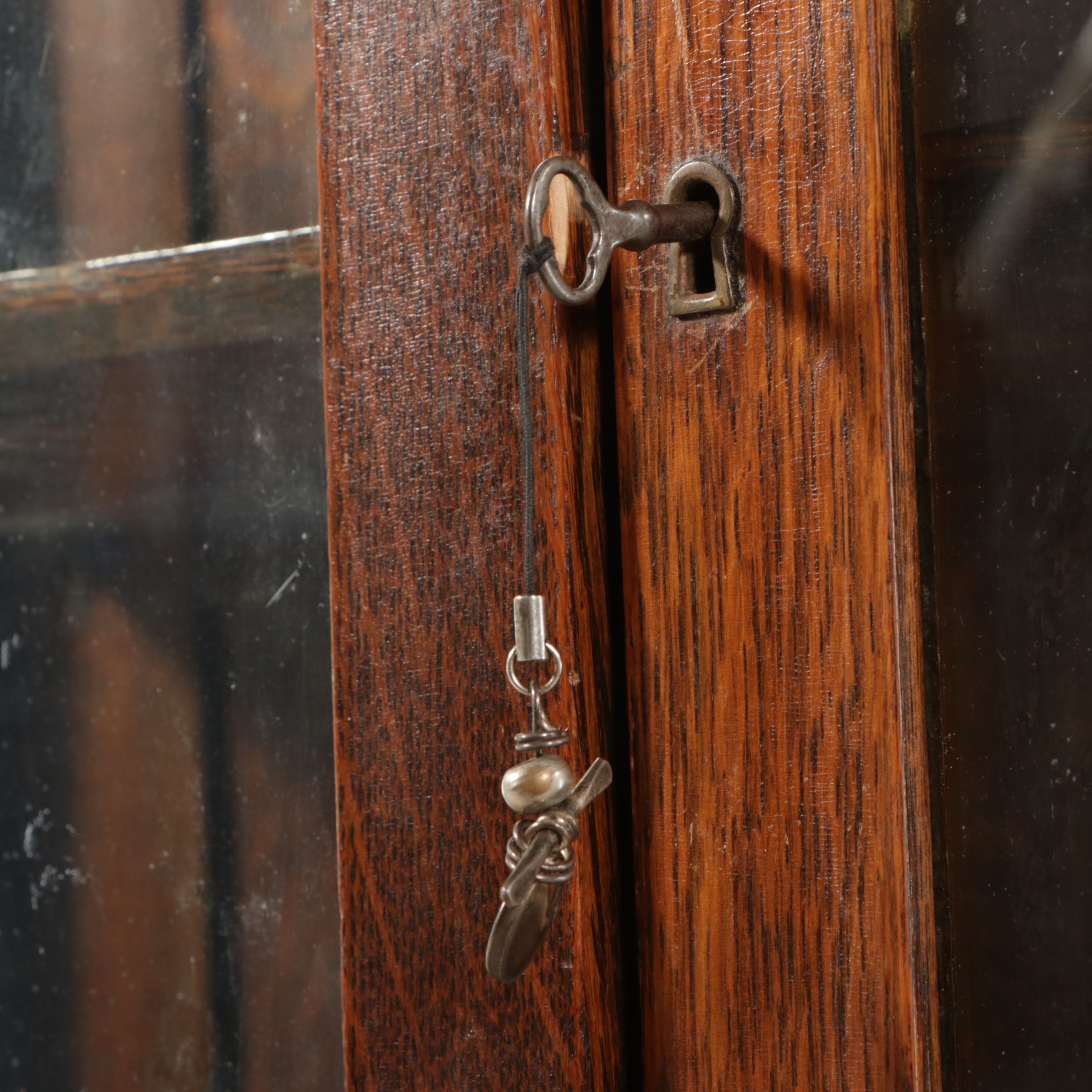 Late Victorian Tiger Oak China Cabinet with Mirrored Back