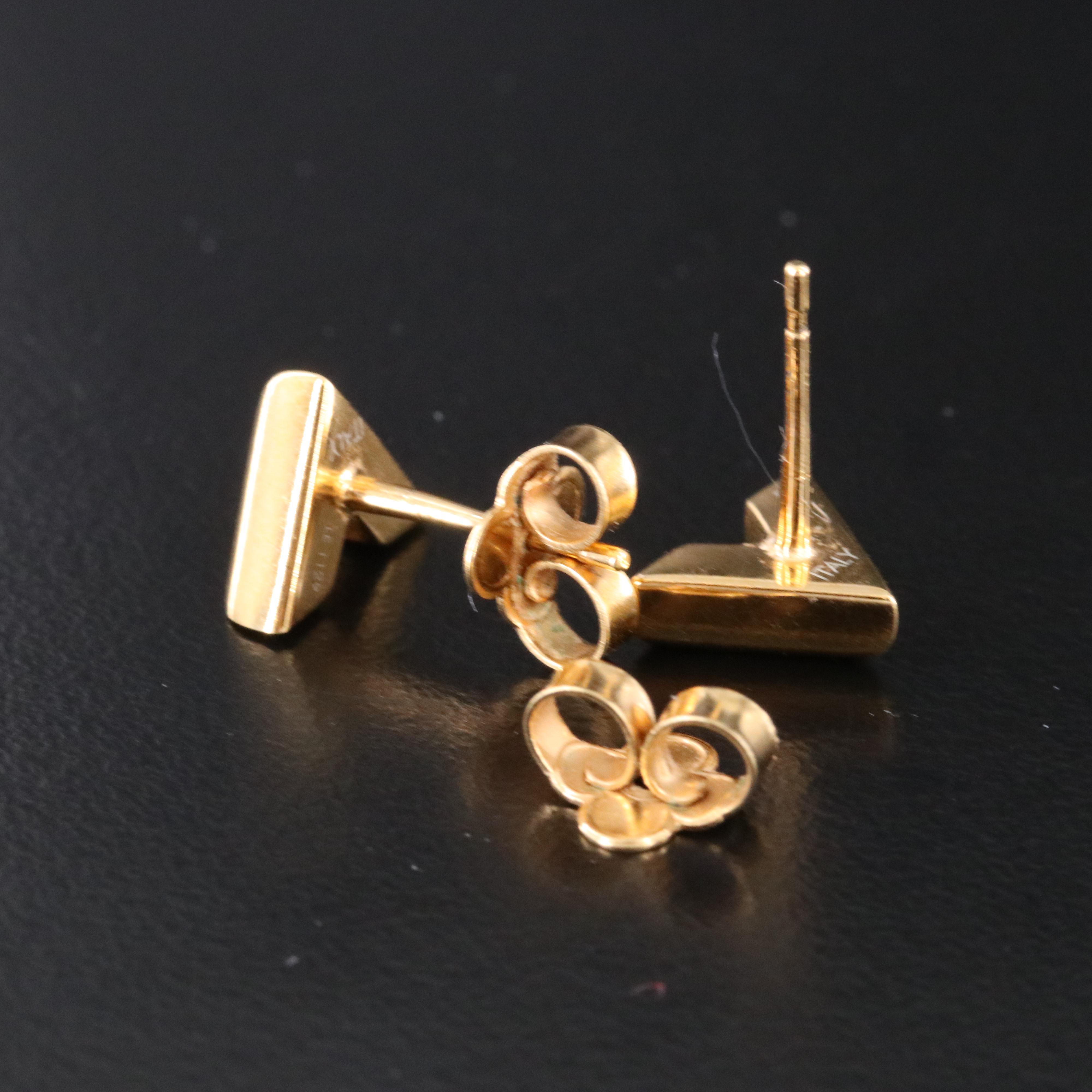 Louis Vuitton Essential V Stud Earrings