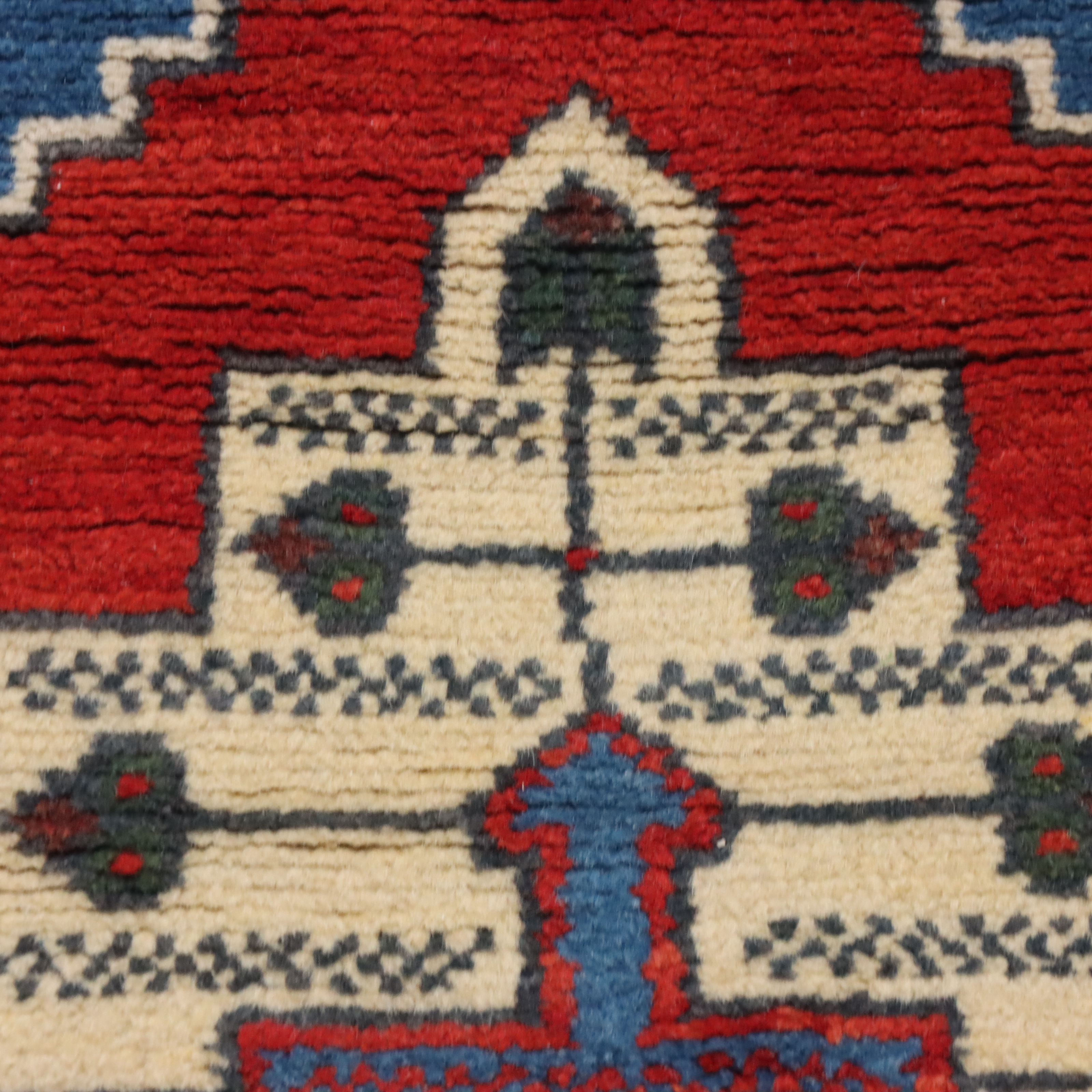 2' x 4'1 Hand-Knotted Turkish Taşpınar Accent Rug