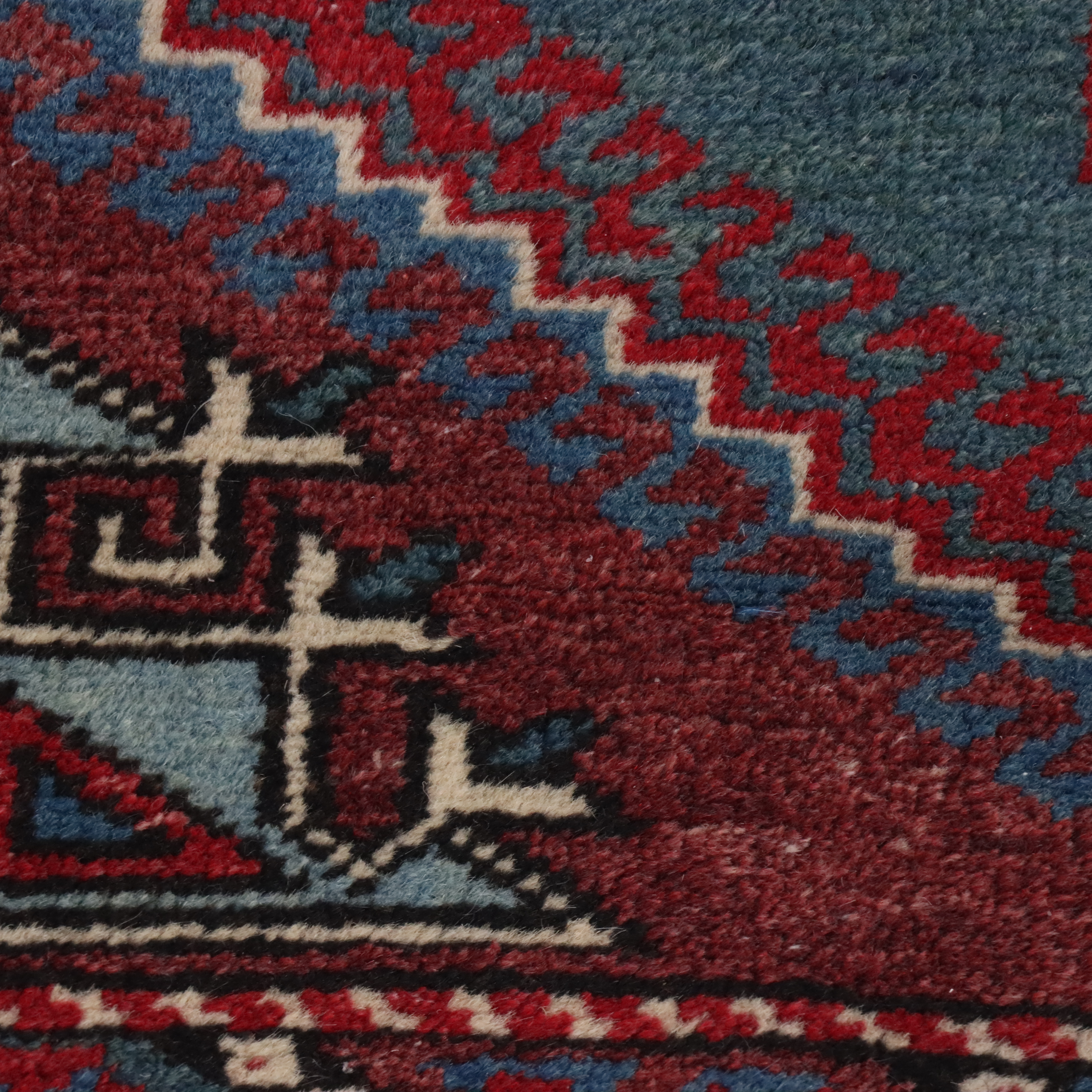 2'8 x 3'9 Hand-Knotted Turkish Konya Accent Rug