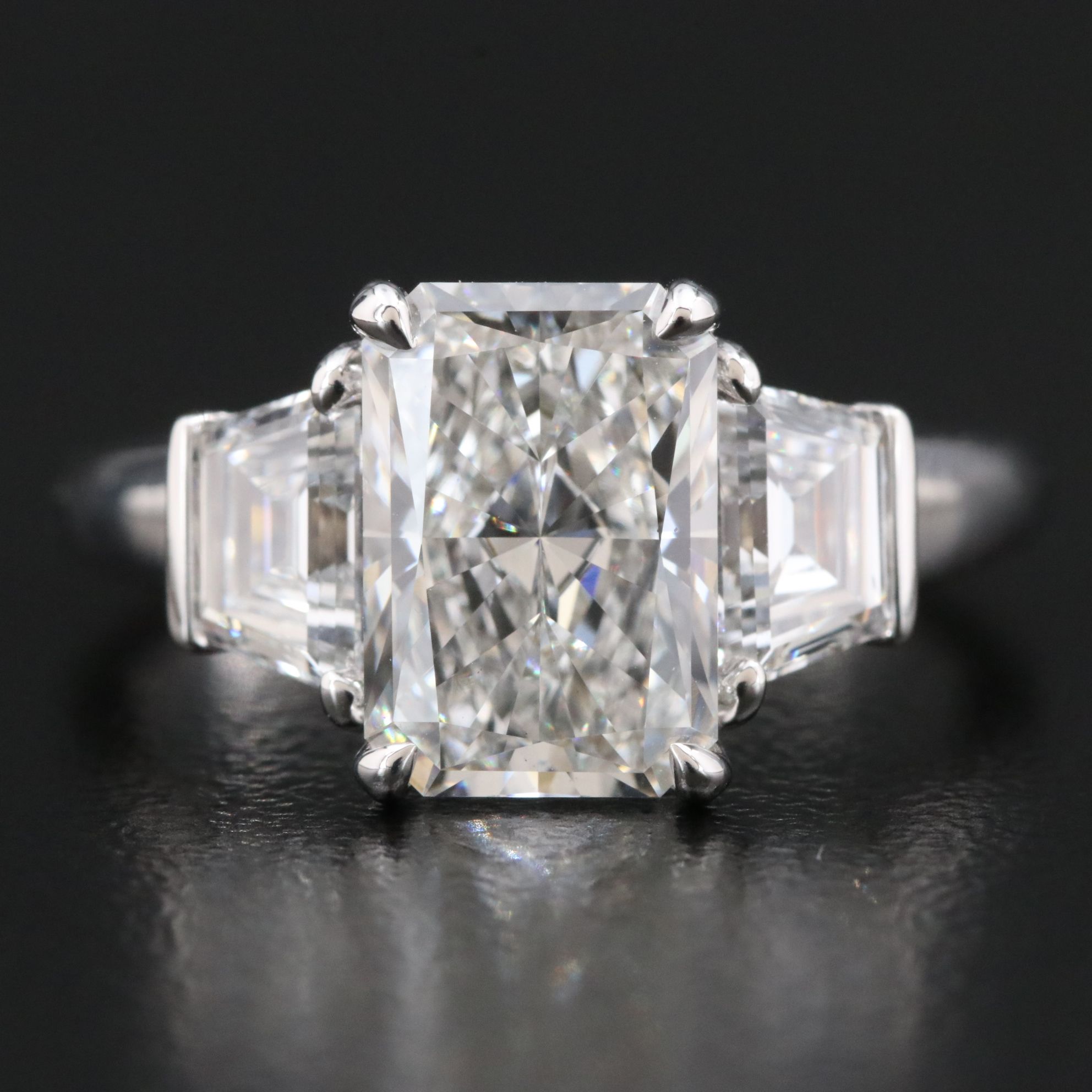 18K 3.35 CTW Lab Grown Diamond Ring with IGI Online Report