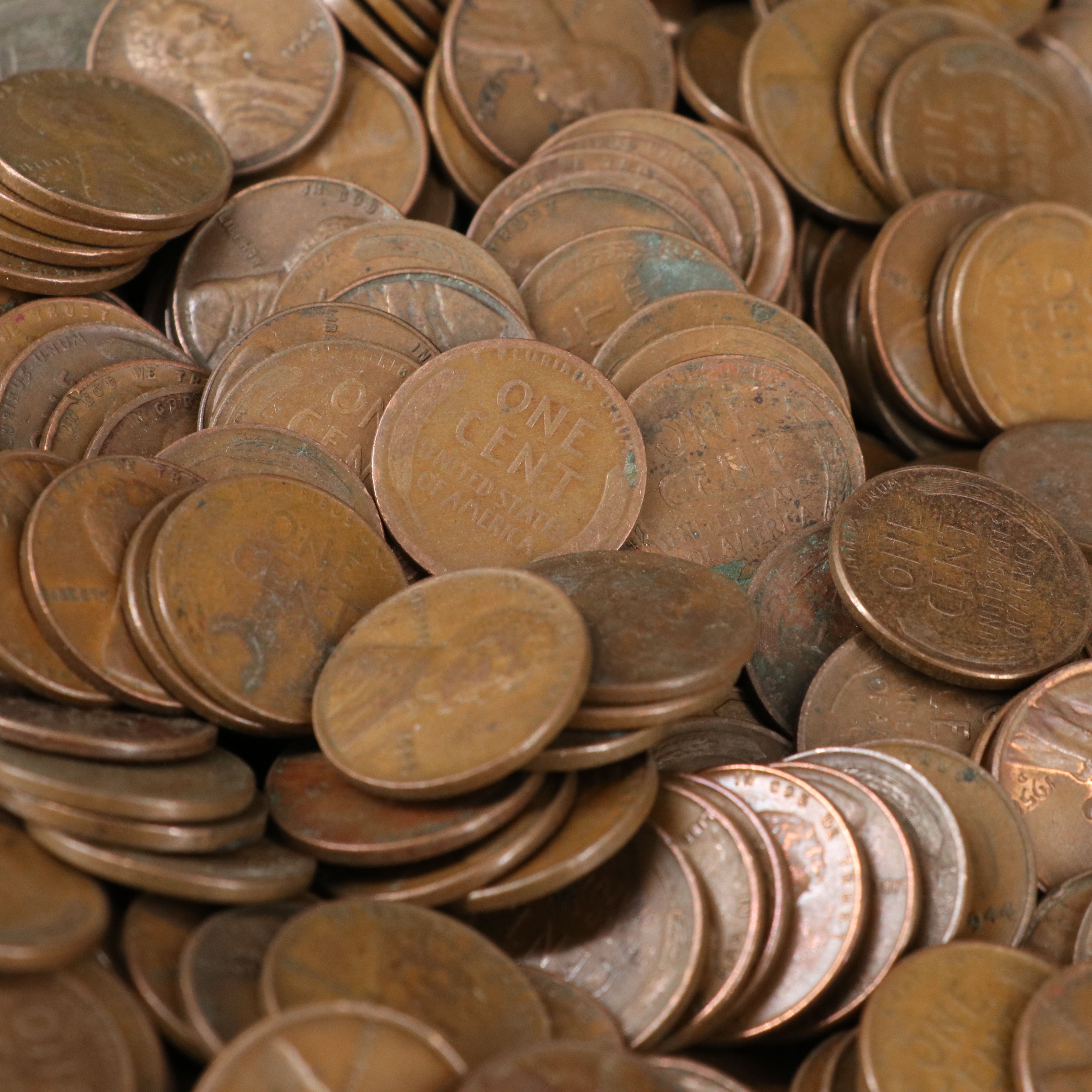 1,000 Lincoln Wheat Cents and Five Better Date Indian Head Cents