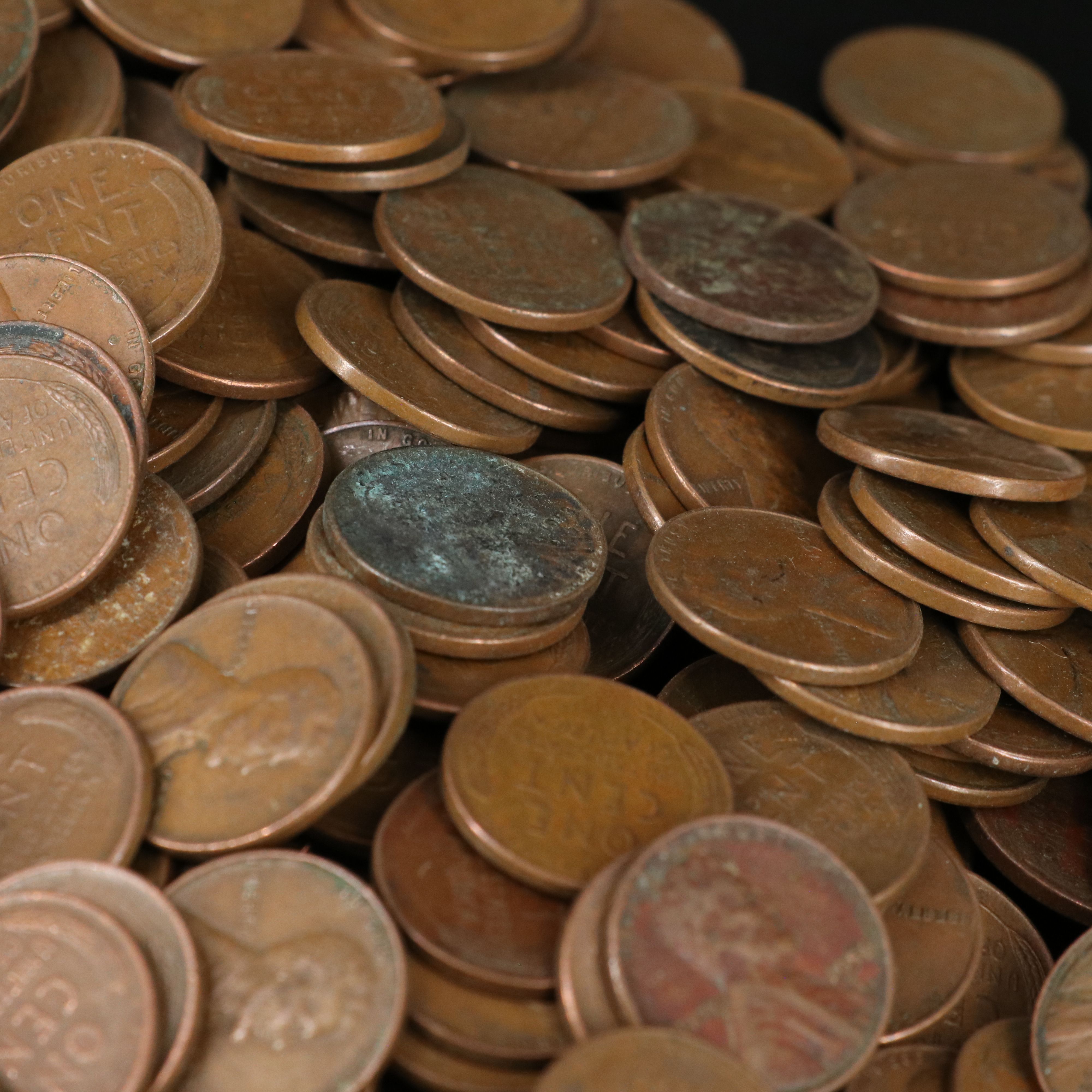 1,000 Lincoln Wheat Cents and Five Better Date Indian Head Cents