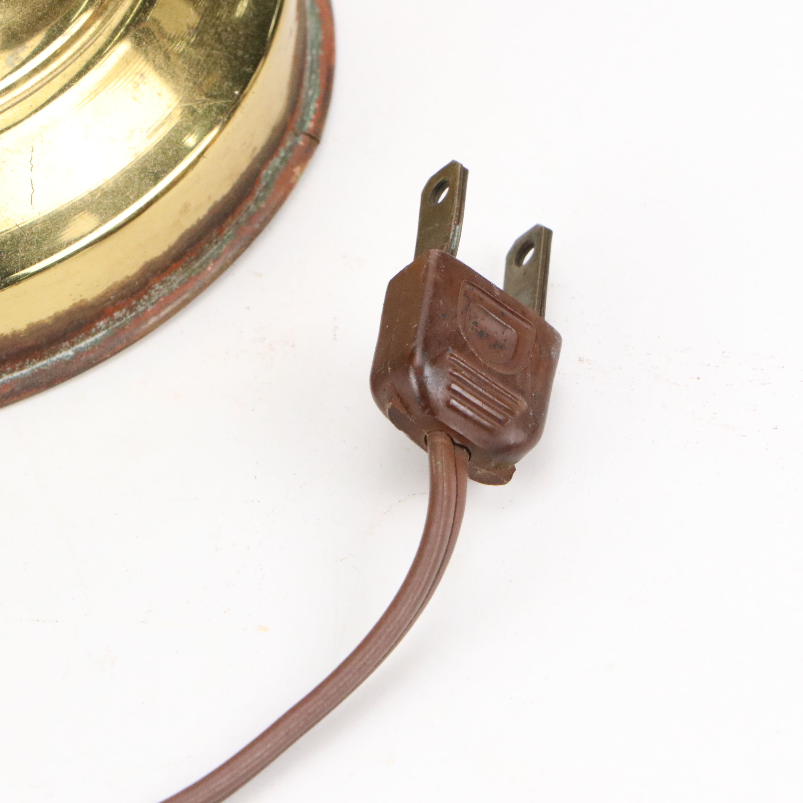 Victorian Style Brass Lamp, Brass Cricket Boxes, Silent Butler and Other Décor