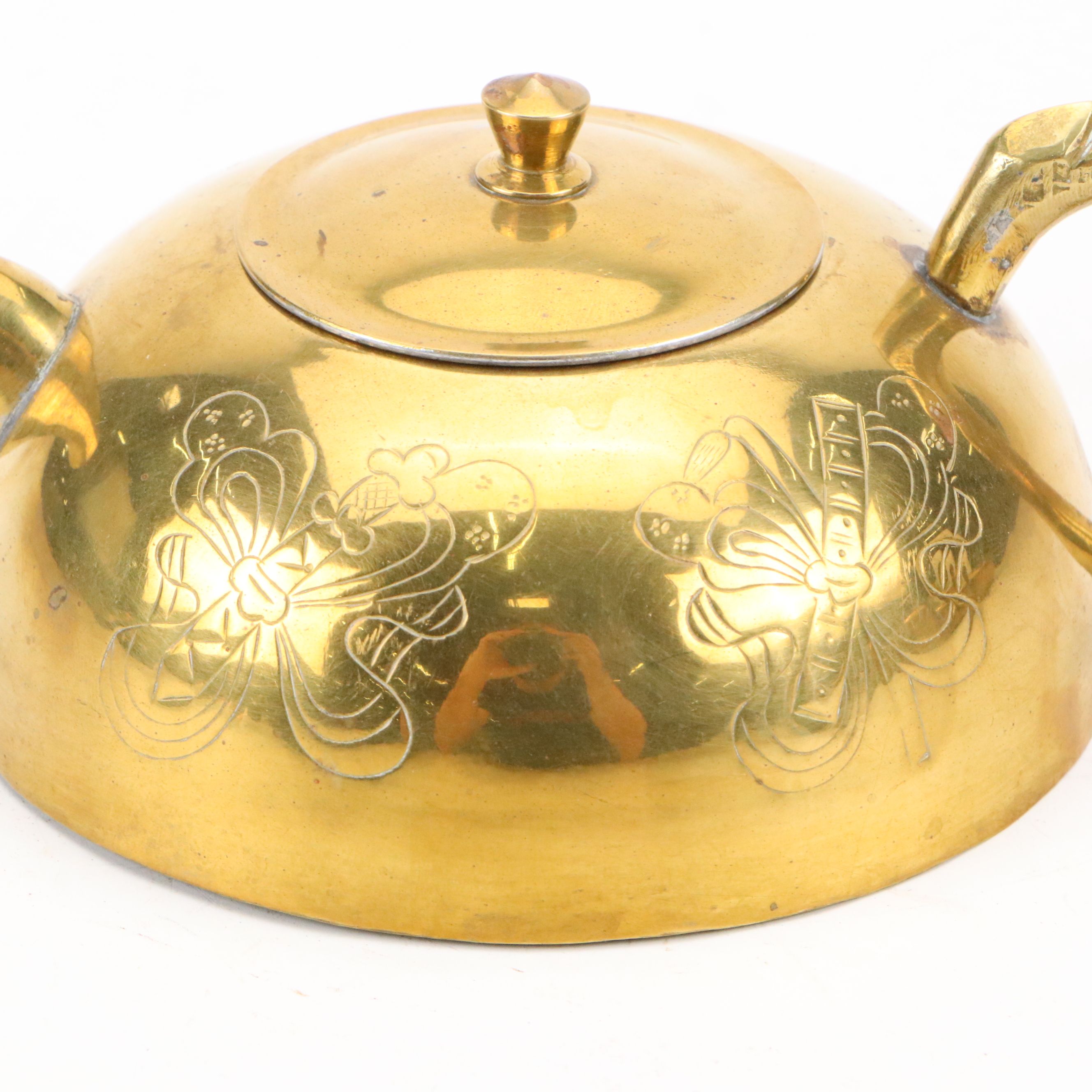 Victorian Style Brass Lamp, Brass Cricket Boxes, Silent Butler and Other Décor