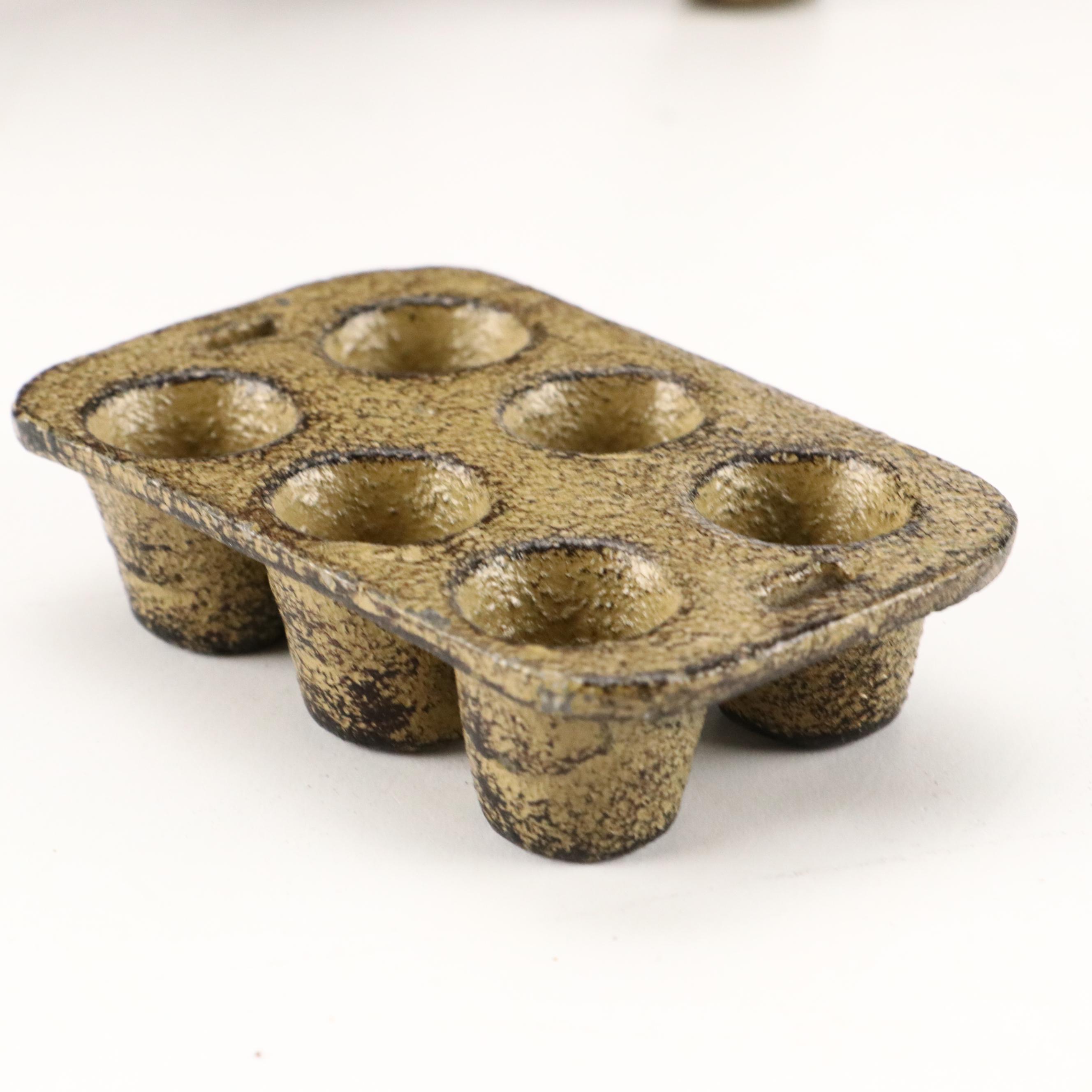 Crescent Painted Cast Iron Toy Stove with Skillet, Cauldron, Popover Pan, More