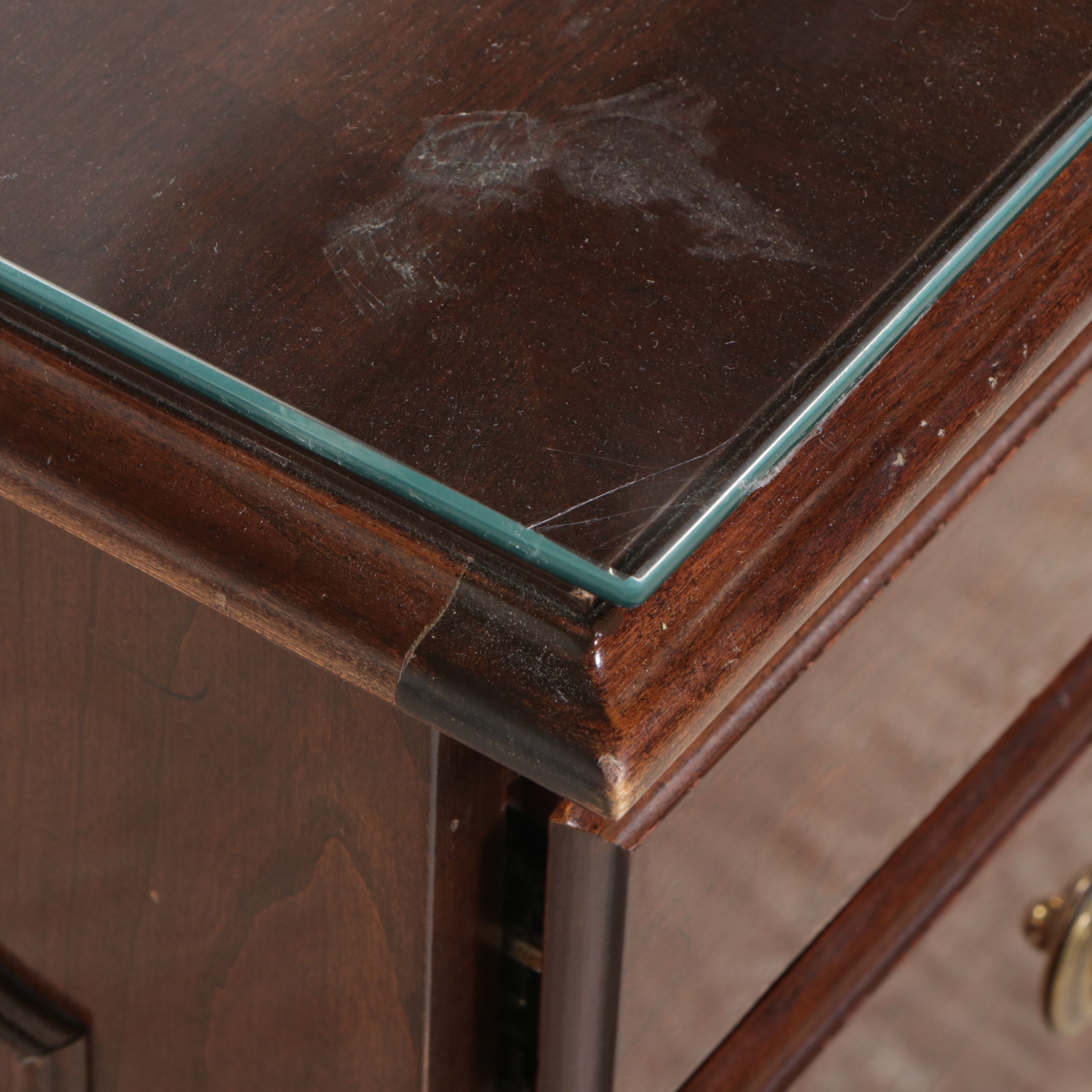 Ethan Allen Georgian Style Cherry Executive Desk, Late 20th Century