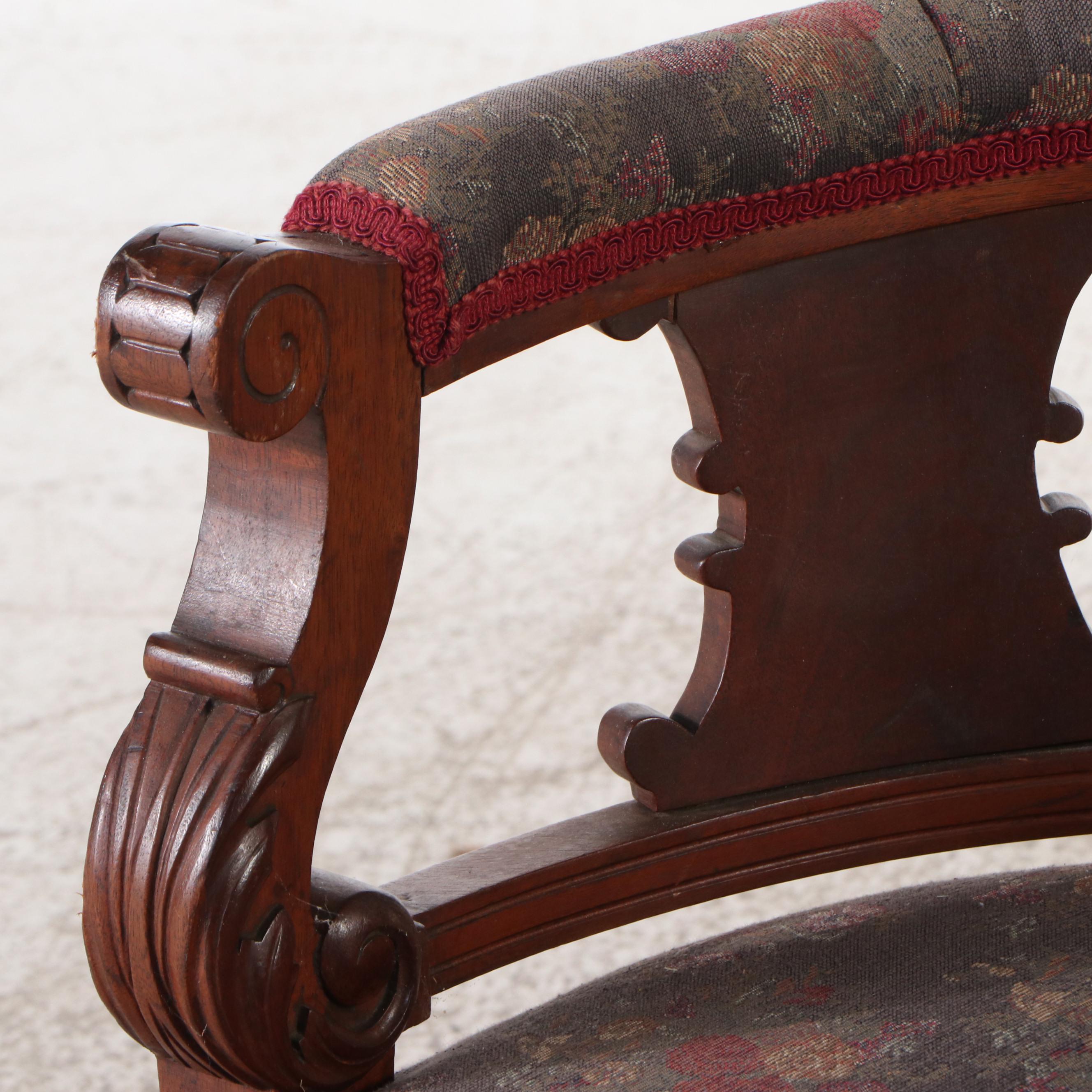 English Victorian Carved Walnut Tête-à-Tête, Mid to Late 19th Century