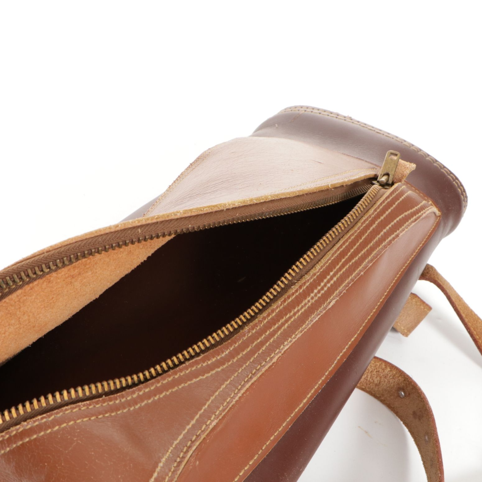 Bear Archery Leather Quiver with Arrows, Teal Bow and Accessories