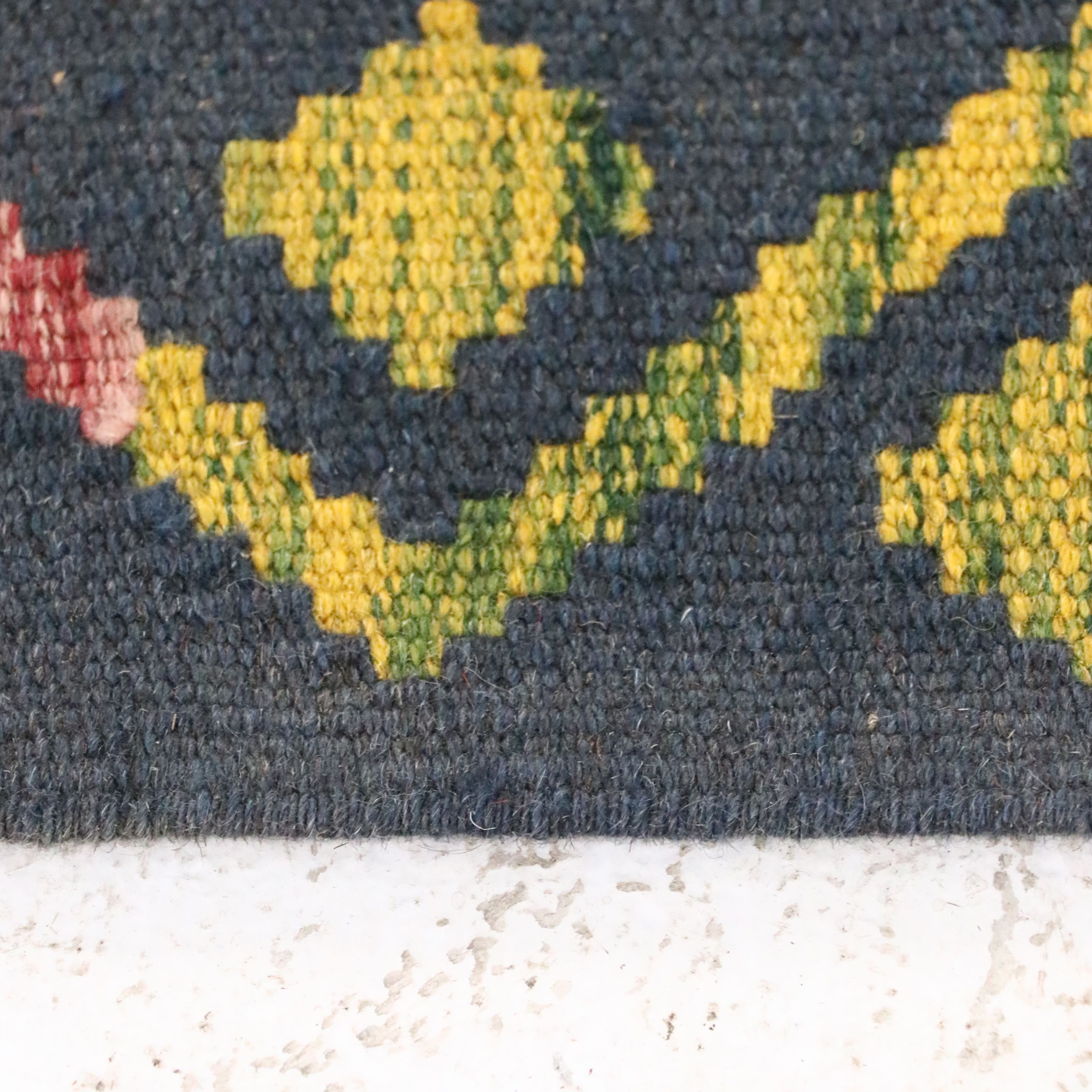 5'11 x 8'6 Handwoven Pakistani Kilim Area Rug