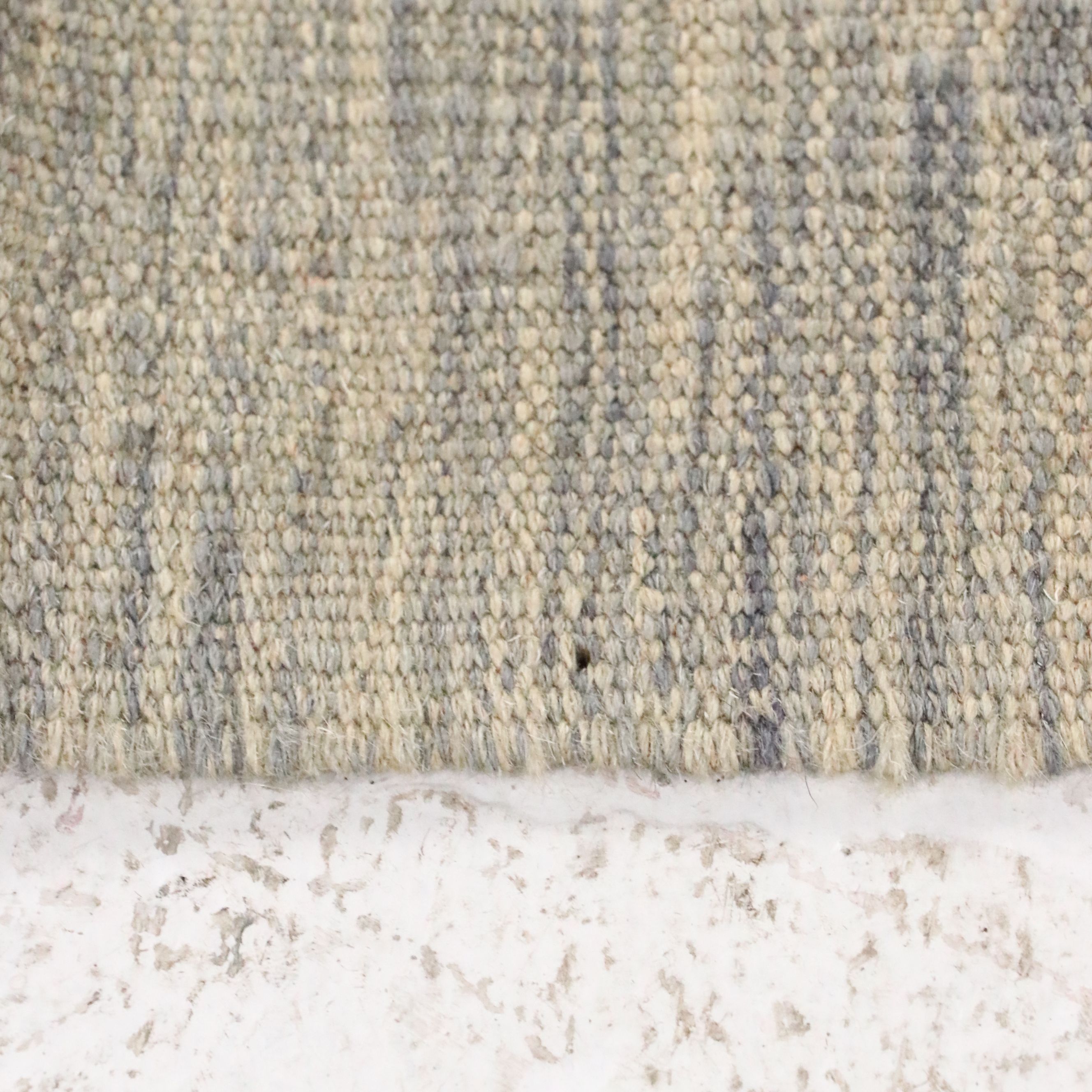 2'9 x 4'5 Handwoven Pakistani Pictorial Kilim Accent Rug